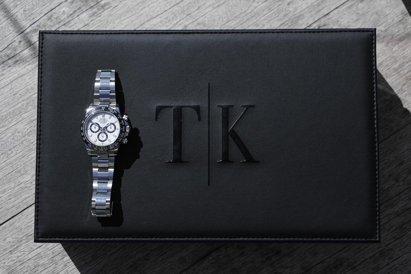 A true icon in the world of horology, the @rolex Daytona &lsquo;Panda&rsquo; has transcended generations, maintaining its status as a symbol of precision and prestige. This model carries forward the legacy of this racing chronograph, with its timeles