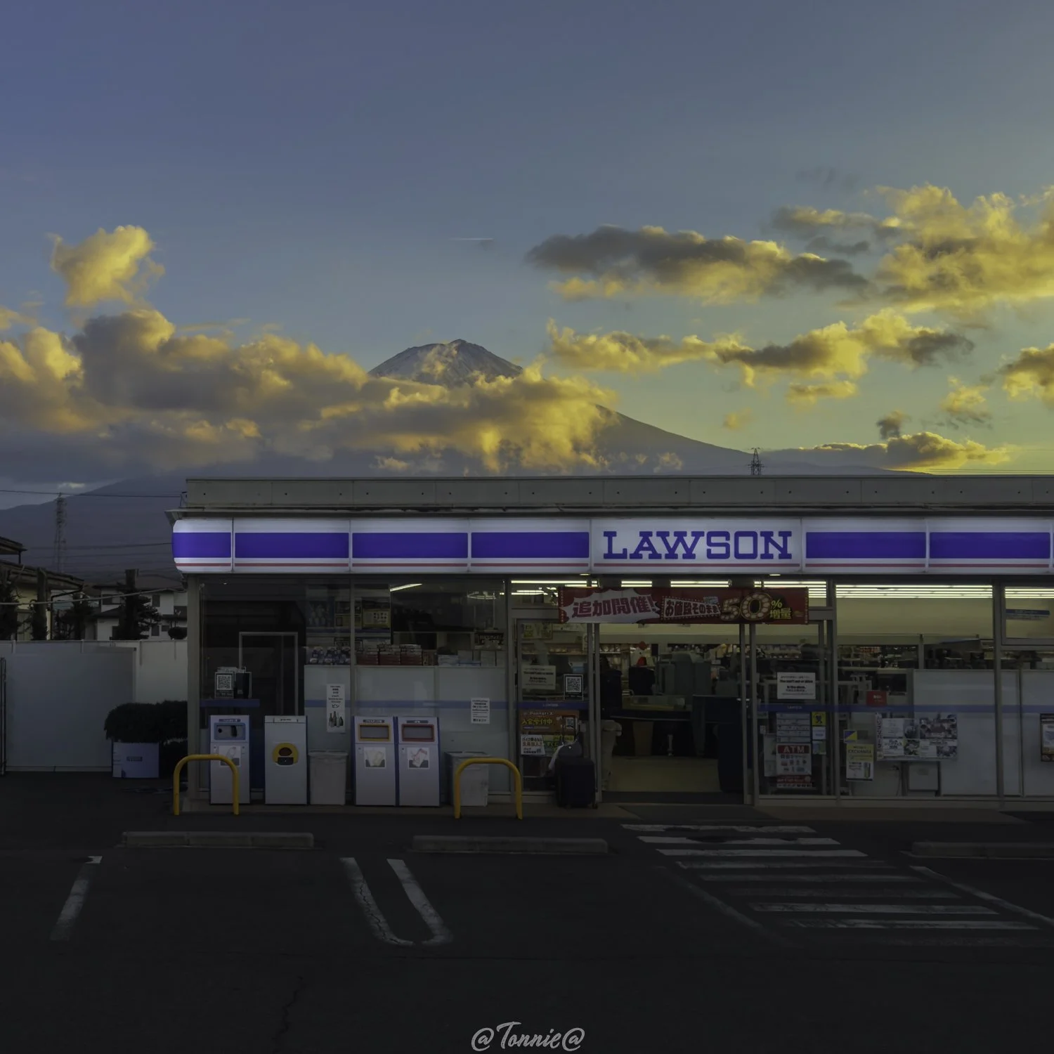 Mt Fuji met Lawson squarespace 1x1.jpg