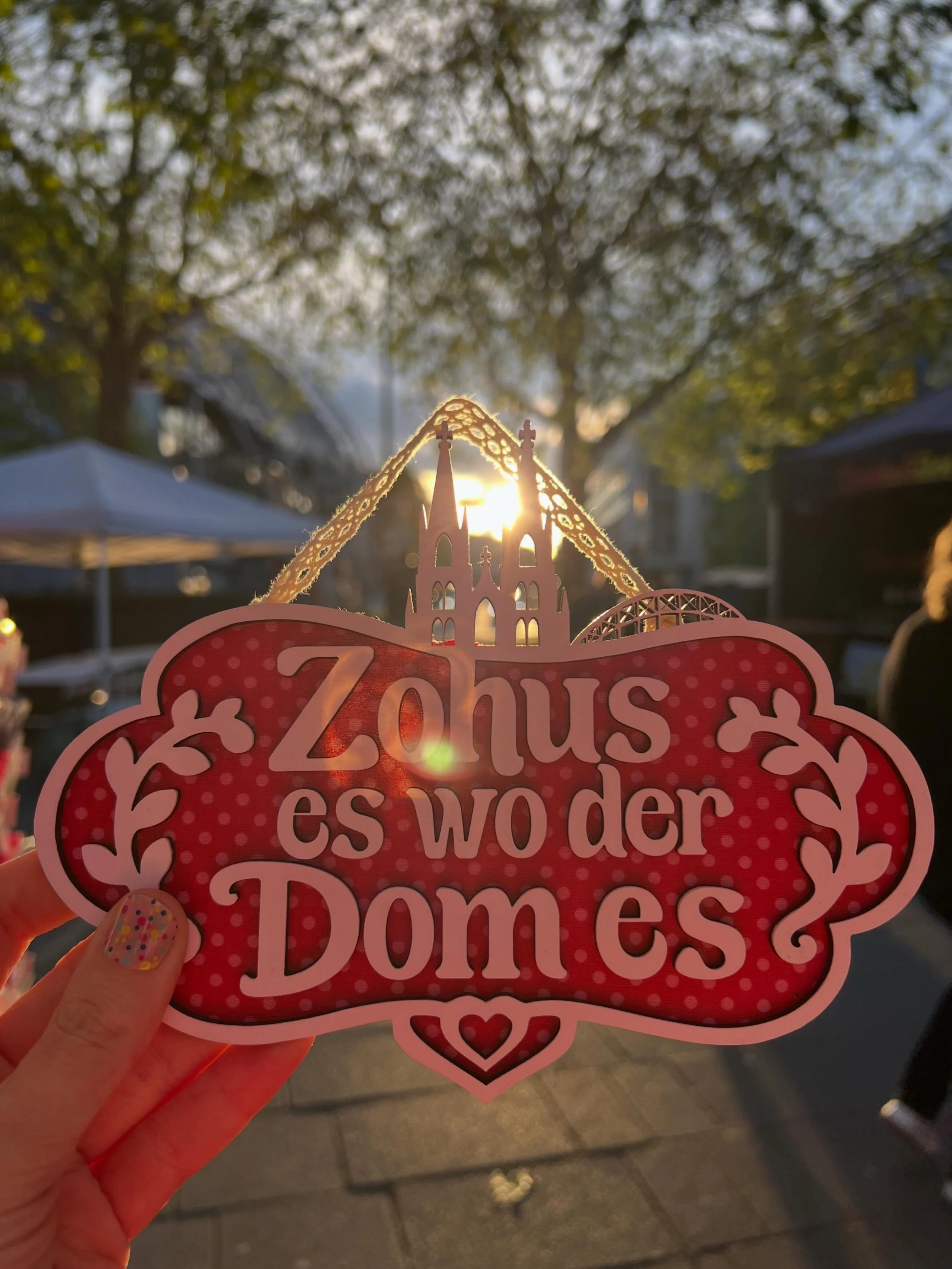 Zohus es, wo der Dom es mit Sonnenuntergang

#zohuseswodrdomes #k&ouml;ln #k&ouml;lle #heimatliebek&ouml;ln #doodledom