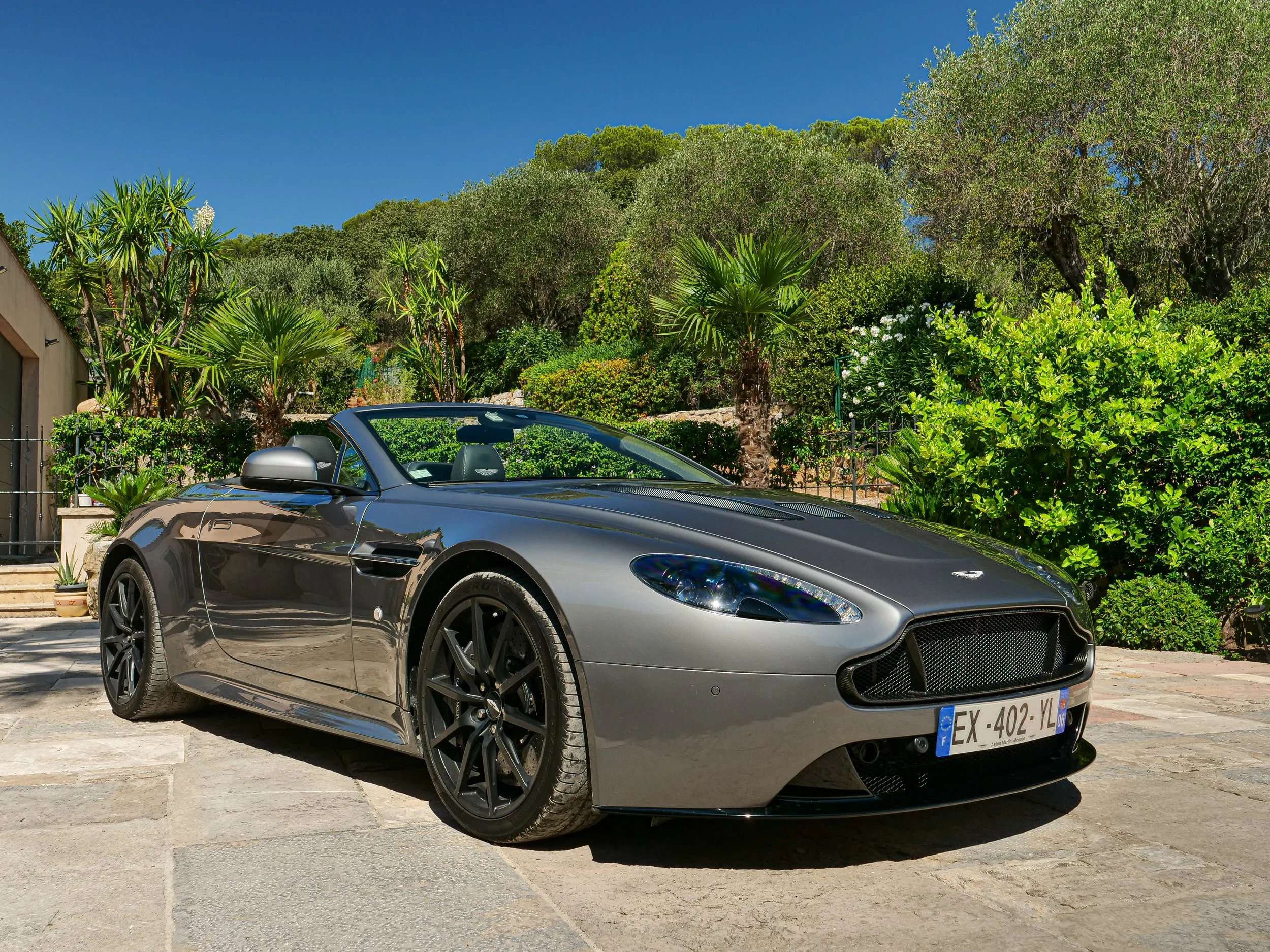 FOR SALE - 2018 Aston Martin Vantage V12S Roadster