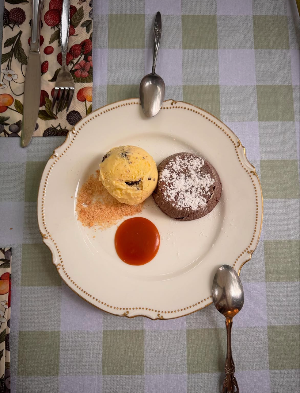 Lava cake a la mode.png