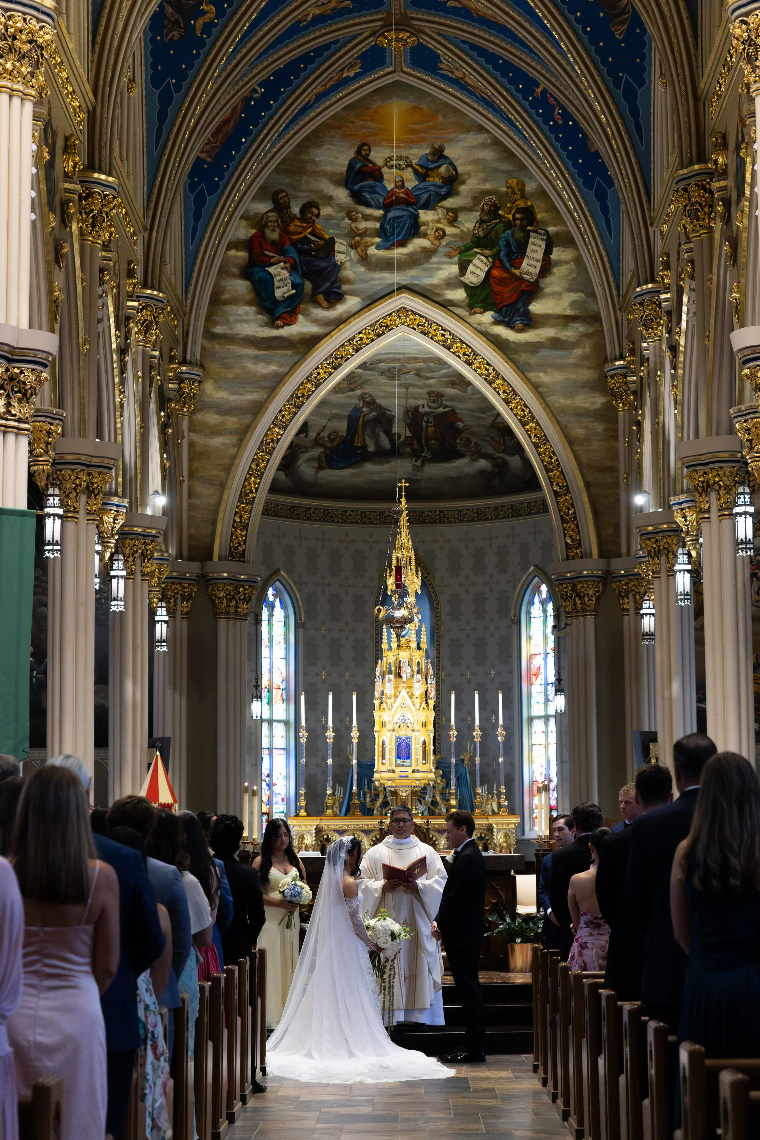 SUMMER WEDDING AT THE BASILICA OF THE SACRED HEART