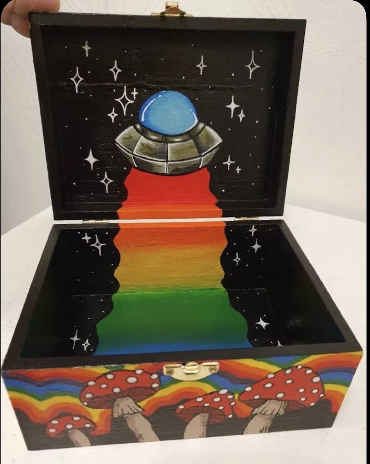 21 &amp; Over Event:Paint Your Own Stash Box