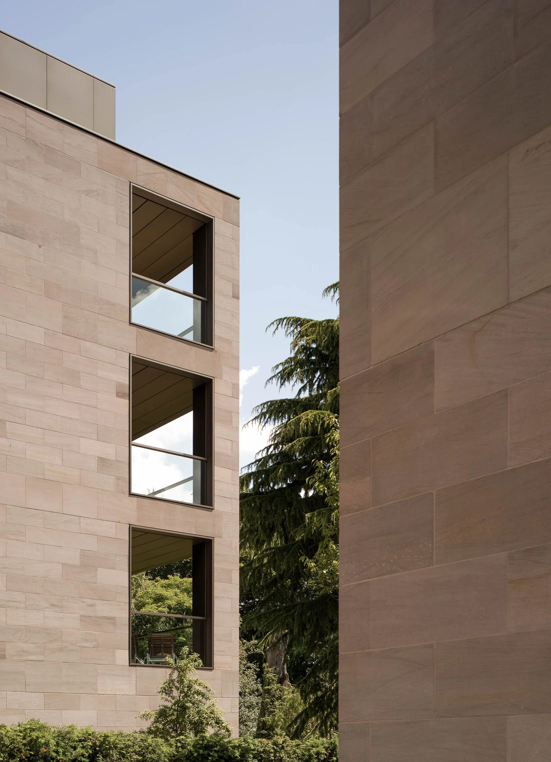 caenwood-court-exterior-close-up.jpg