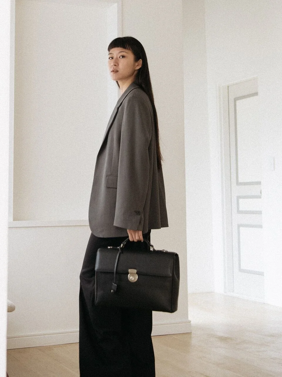 dress without heels black bag.jpg