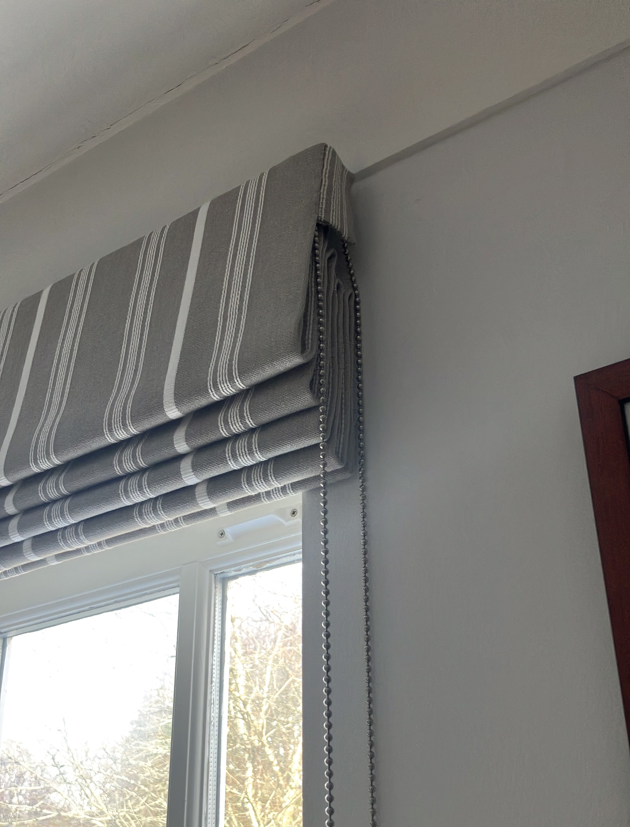 End dabs for external roman blinds 