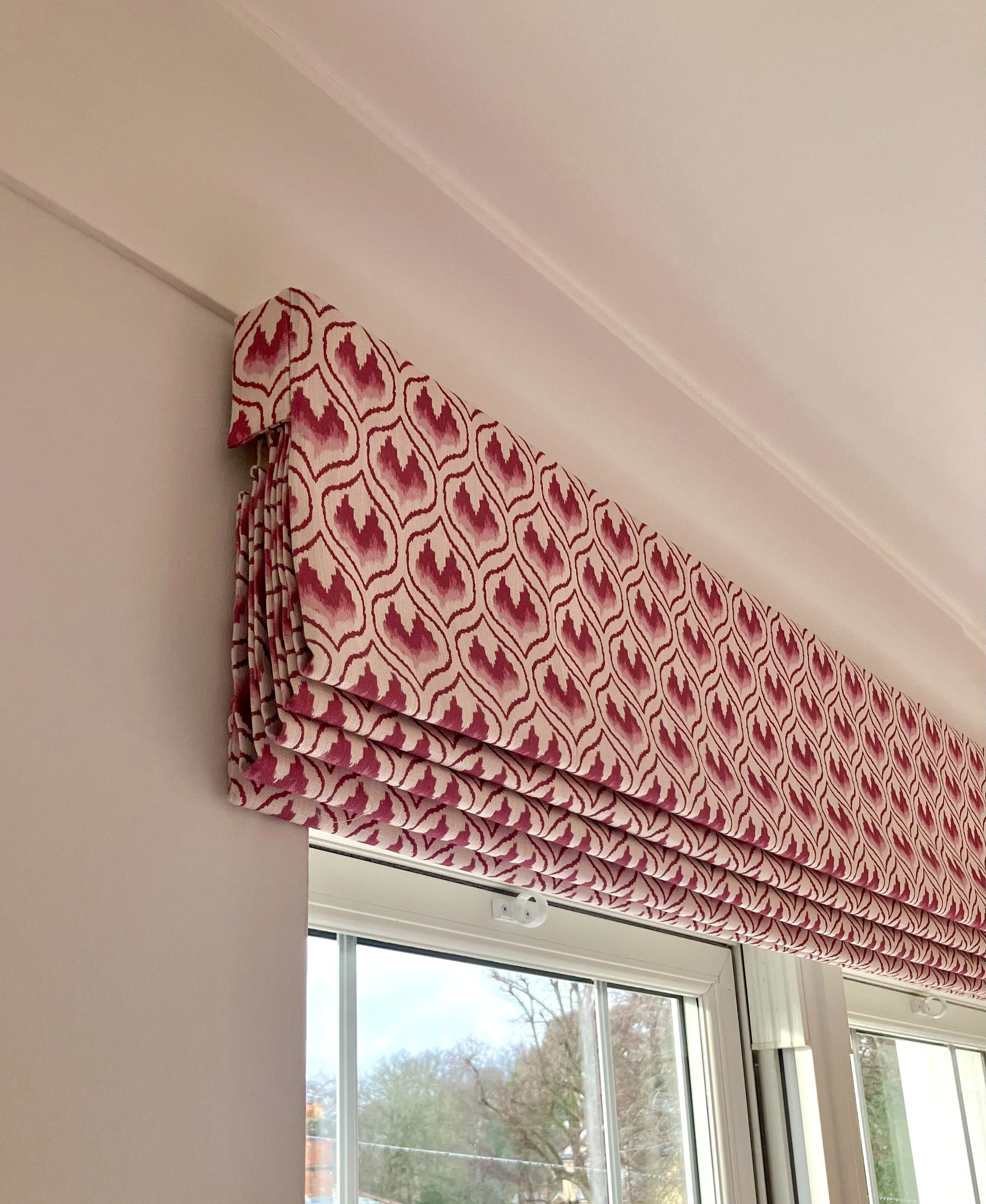 End dabs for external roman blind (Blackout) 