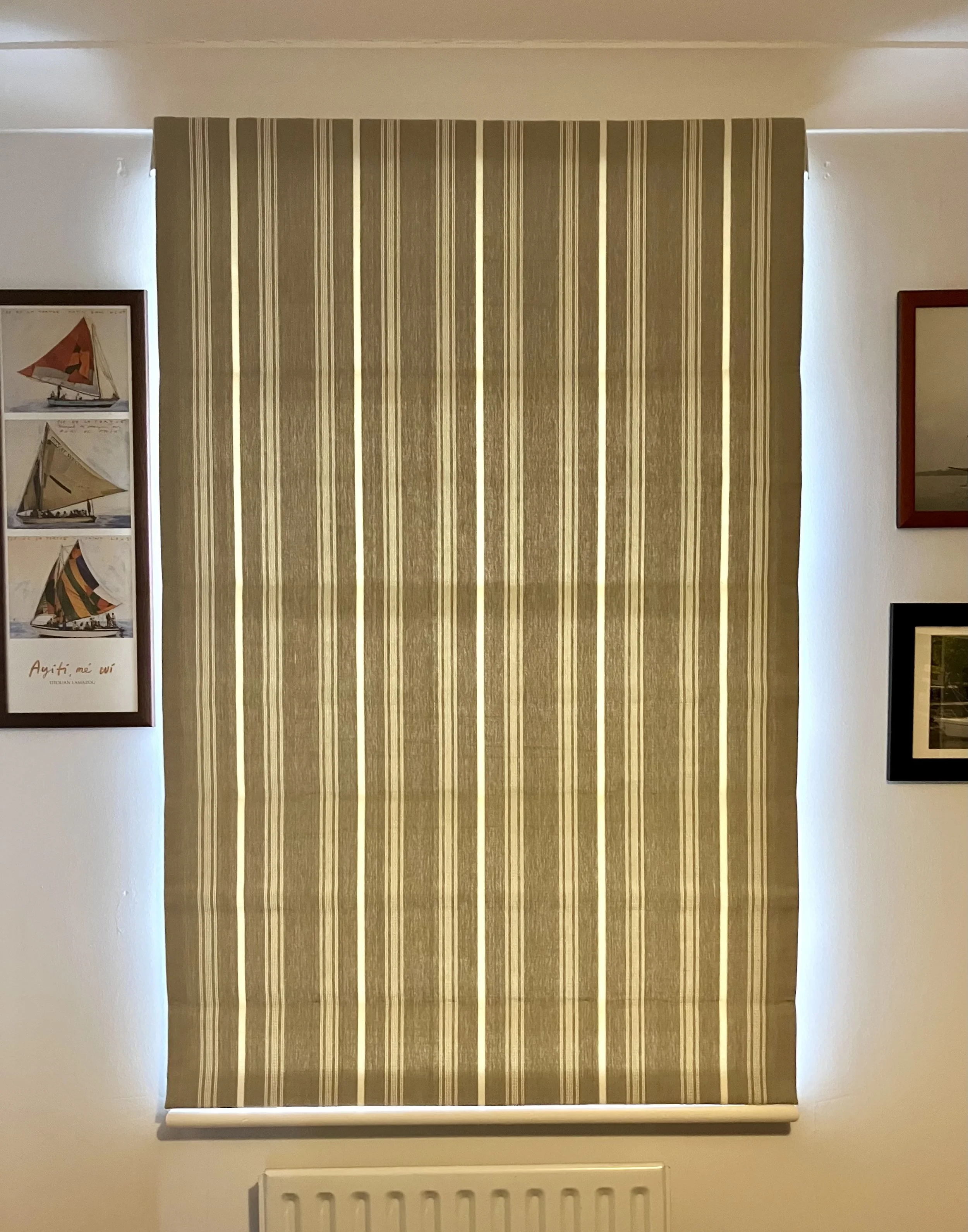 Interlined roman blind external
