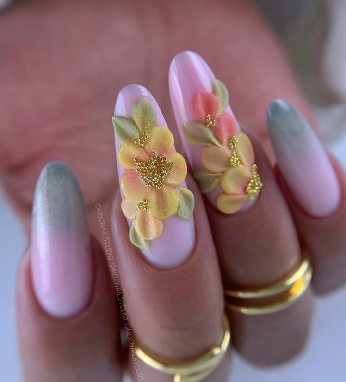 Servicio de dual forms en un solo paso, con builder gel porcelain pink de @myfit_nails_llc 

#3dflowers #sᴘʀɪɴɢɴᴀɪʟs #cateyenails #killeennails #austinnails