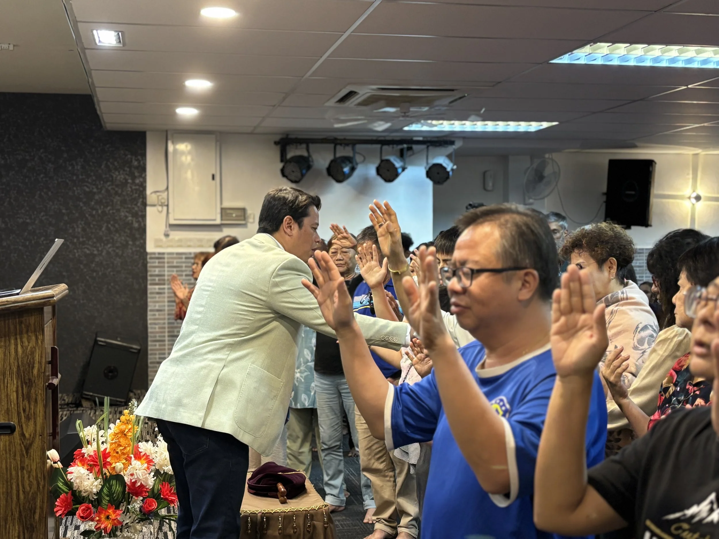 Steve Cioccolanti church ministry praying
