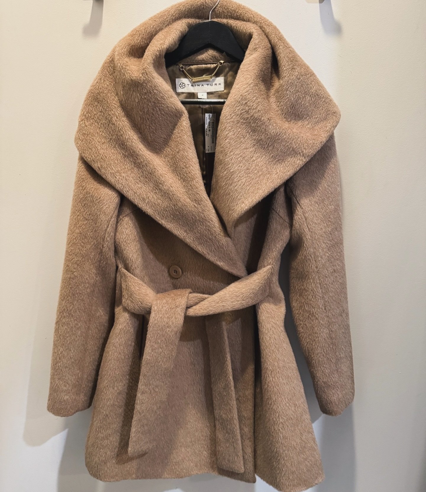 Stay warm 🧥 Come shop!