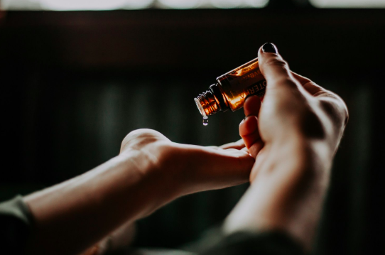 Why Essential Oils Don’t Work for Everyone - Six Reasons (and What to do Differently)