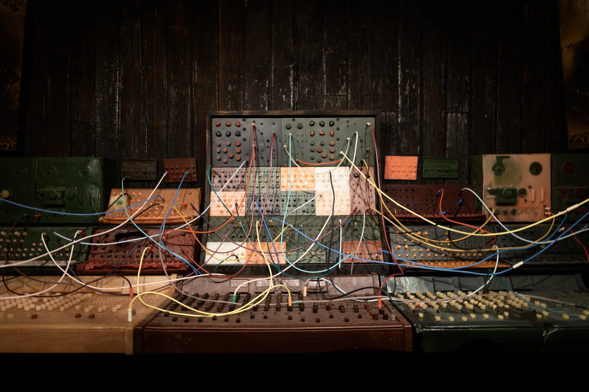 2019, wax, 47 x 143 3/4 x 49 1/4 in. 120 x 365 x 125 cm