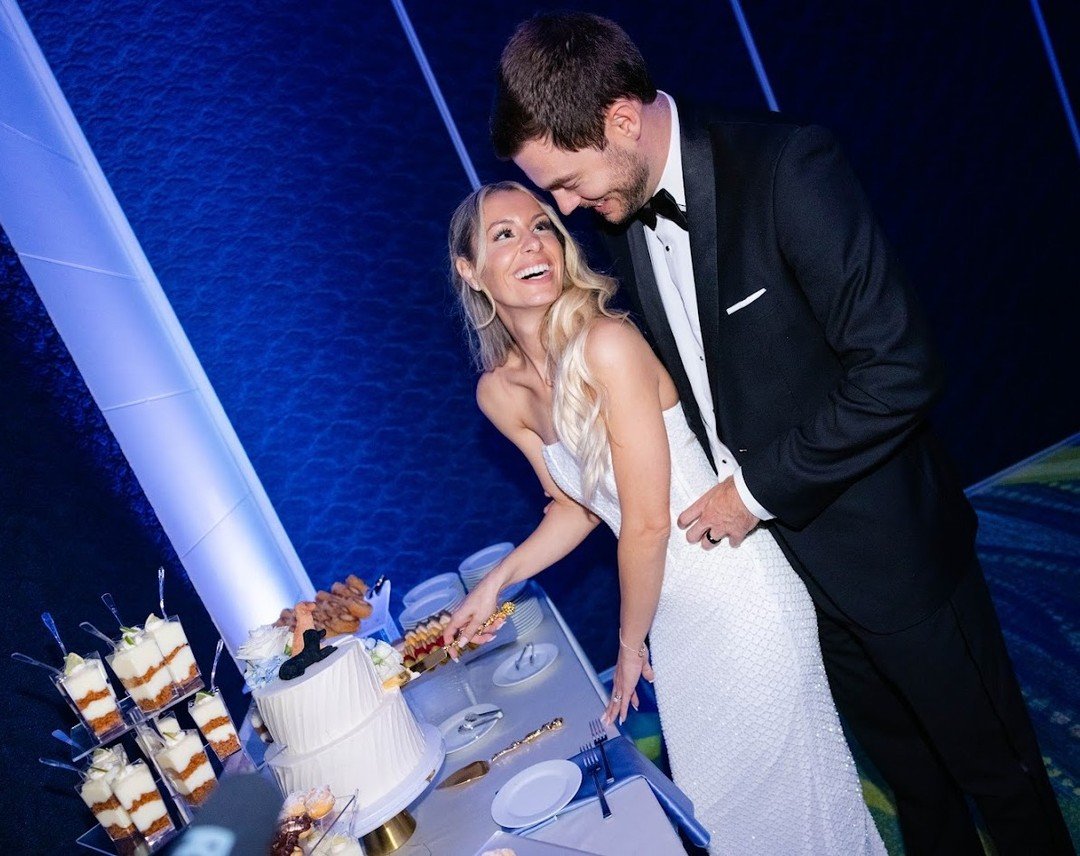 The Edgleys. 🤍 Every detail of their reception was planned with intention and moments like these are exactly why we do it. Cheers to Ashton &amp; Michael!

Planning: @stephanieverrmareventco @stephanieverrmar 
Photography: @berkleymcgaugheyphotograp