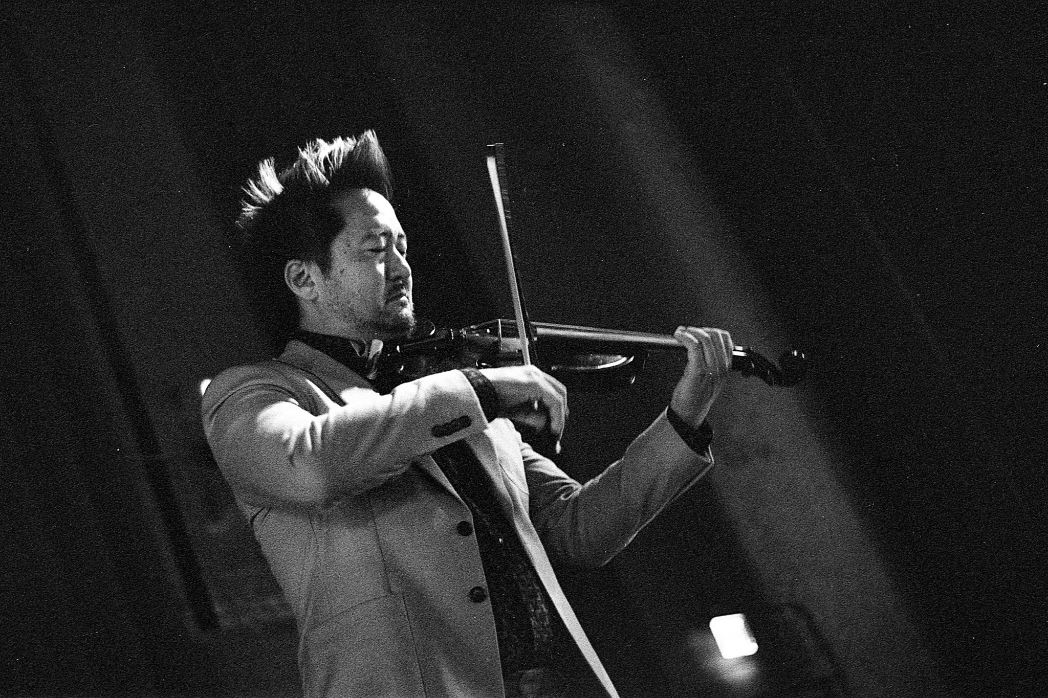 Kishi Bashi, HP5, 1600iso, 11min, Microphen, Stock52.jpg