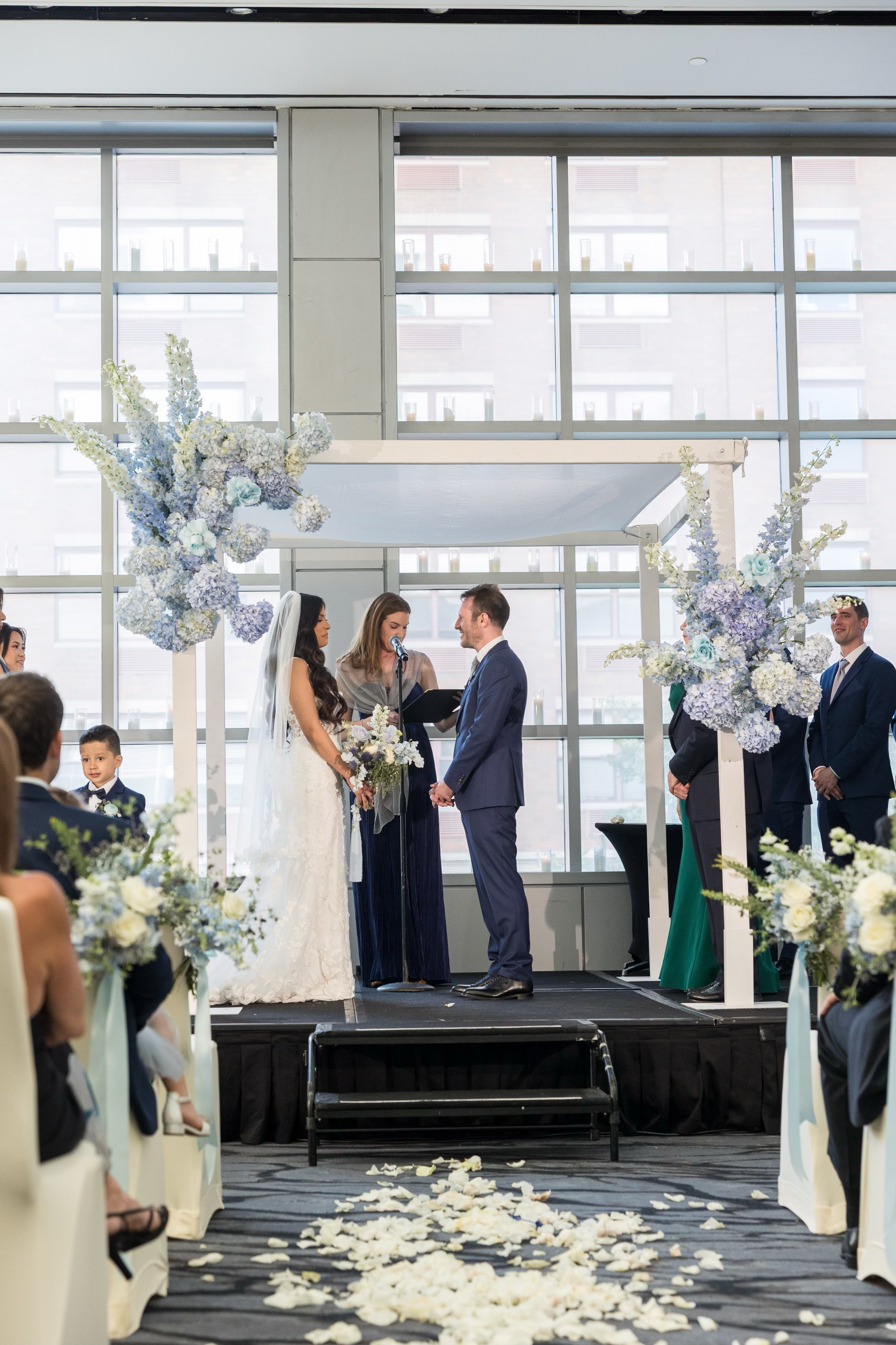 Photo: Rebecca Ferrier Photography / Florals: Daydream Floral Studio / Venue: The W Hotel Hoboken