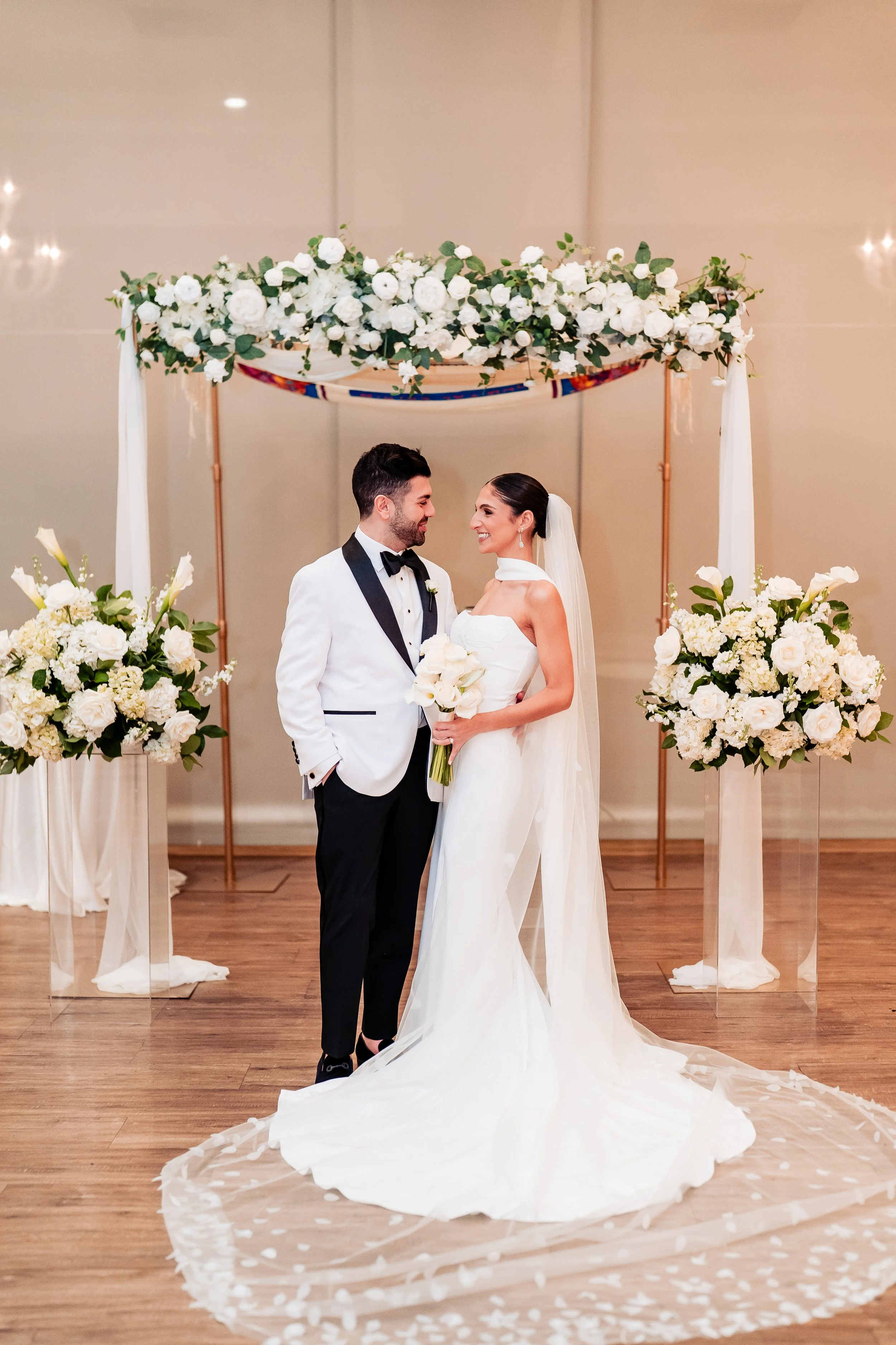 Photo: New Pace Photography / Florals: Ling's Moment & NE Flower Boutique / Venue: Vie By Cescaphe 