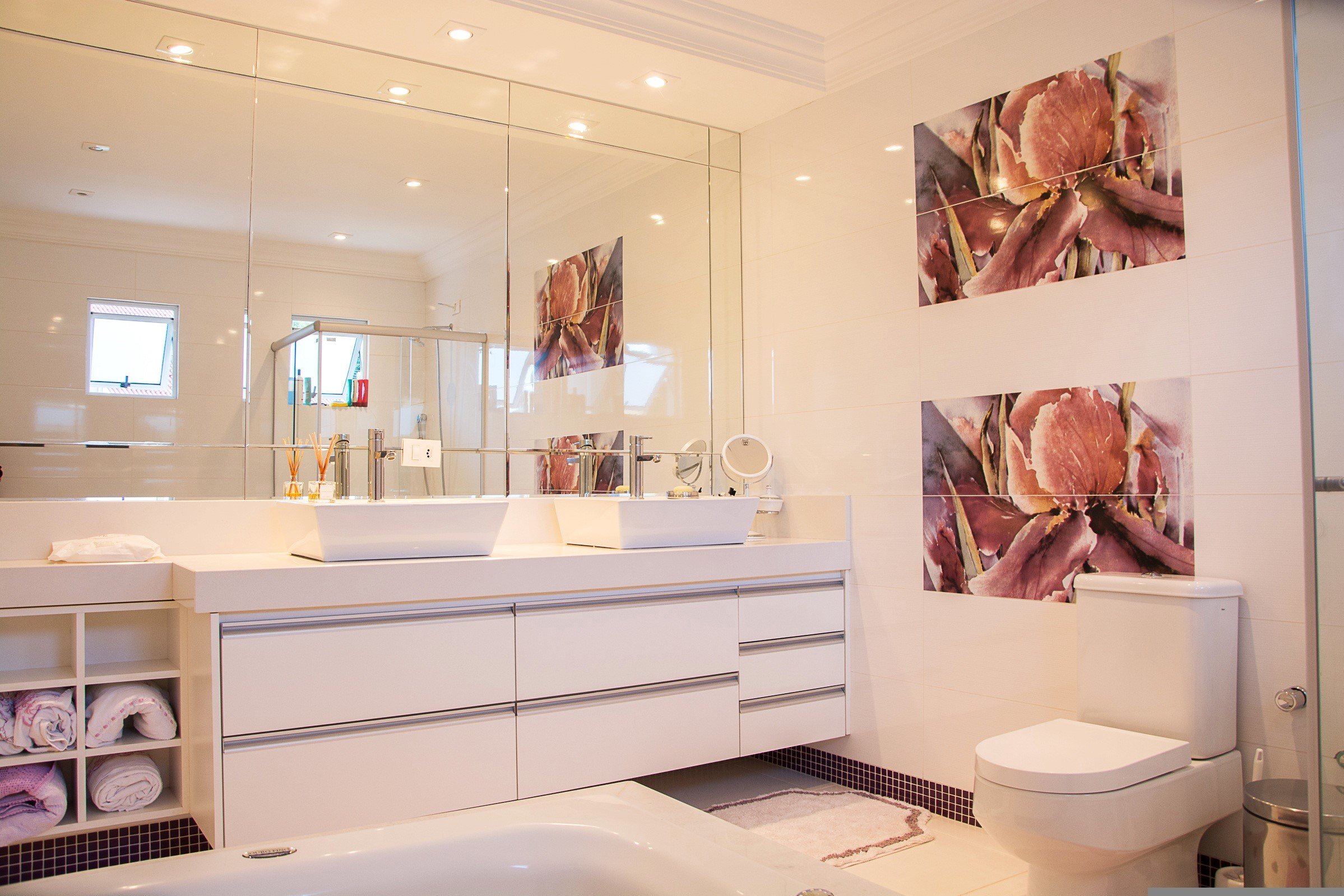 bathroom-1622403.jpg