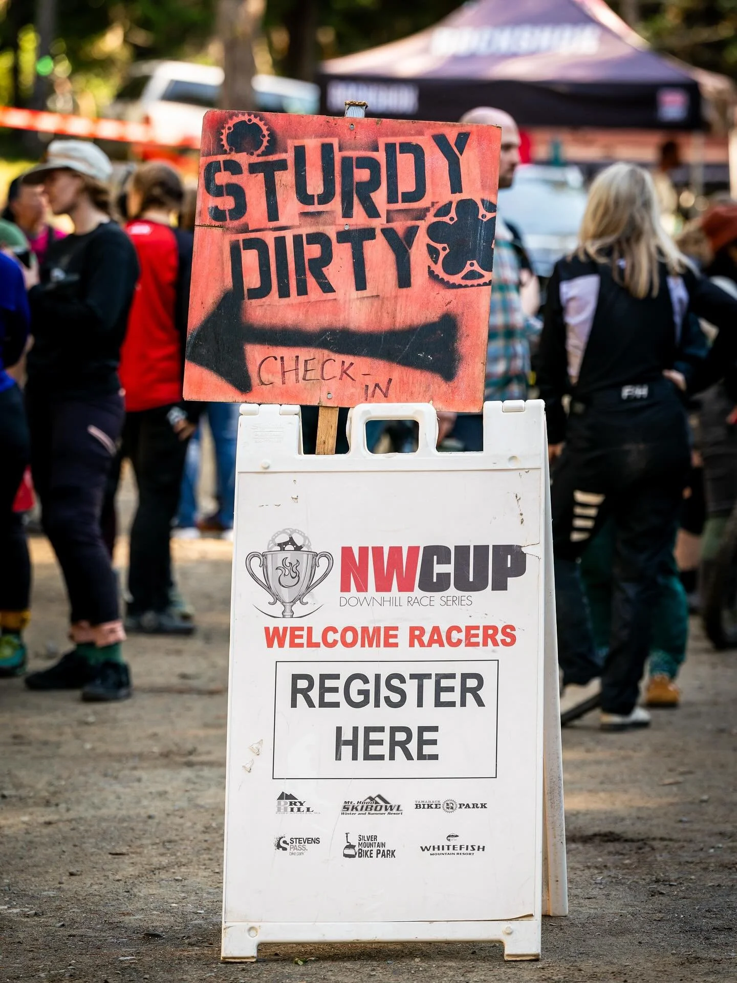 ☀️ Good morning, Dirty Downhillers! It&rsquo;s officially practice day at Dry Hill, and here&rsquo;s your quick hit of final reminders before the chaos begins:

📍 Venue: Dry Hill, Port Angeles, WA &mdash; Discover Pass required for parking.
🚗 Parki