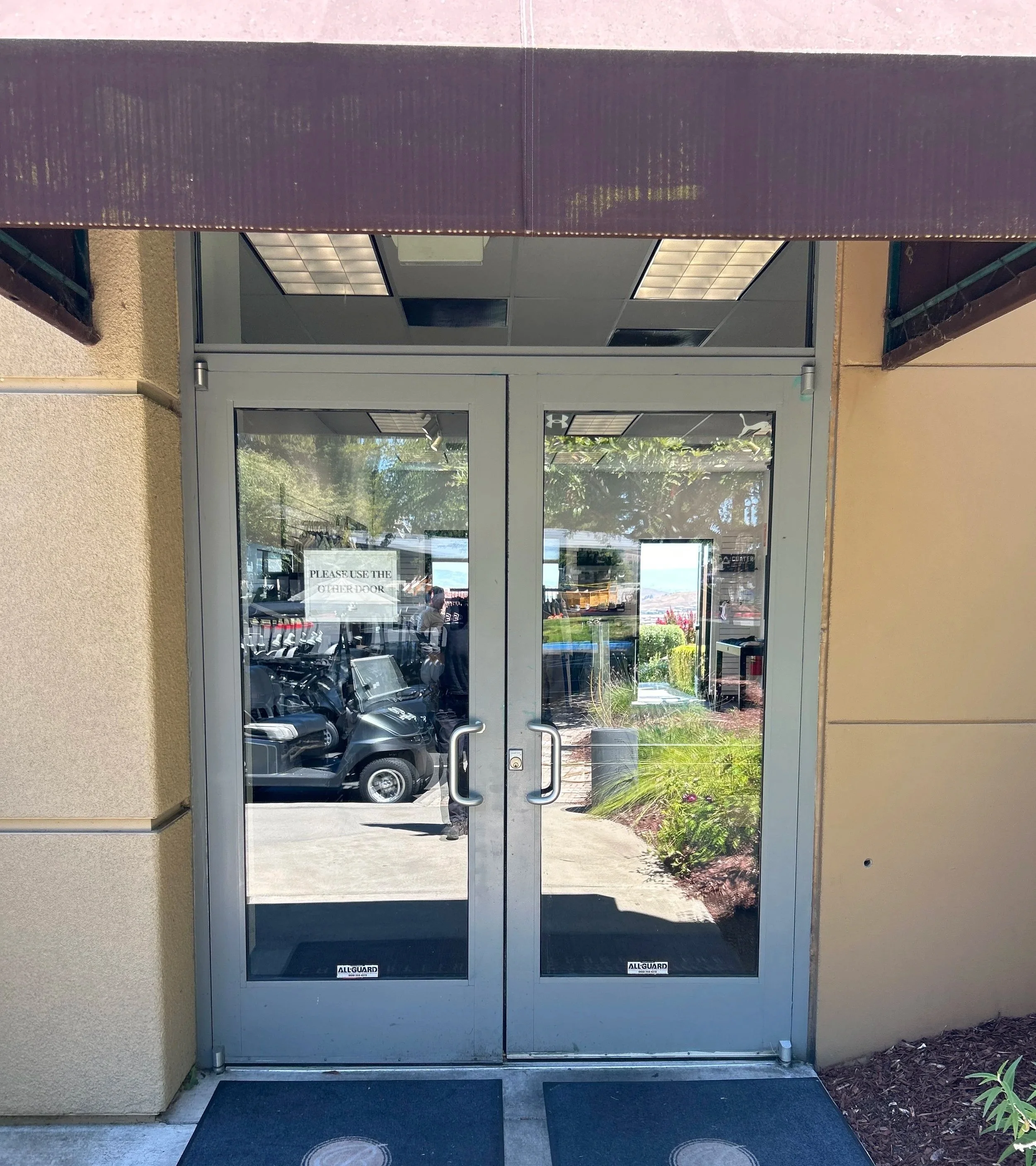 R&S Concord repaired a glass and aluminum entry door in Blackhawk, CA