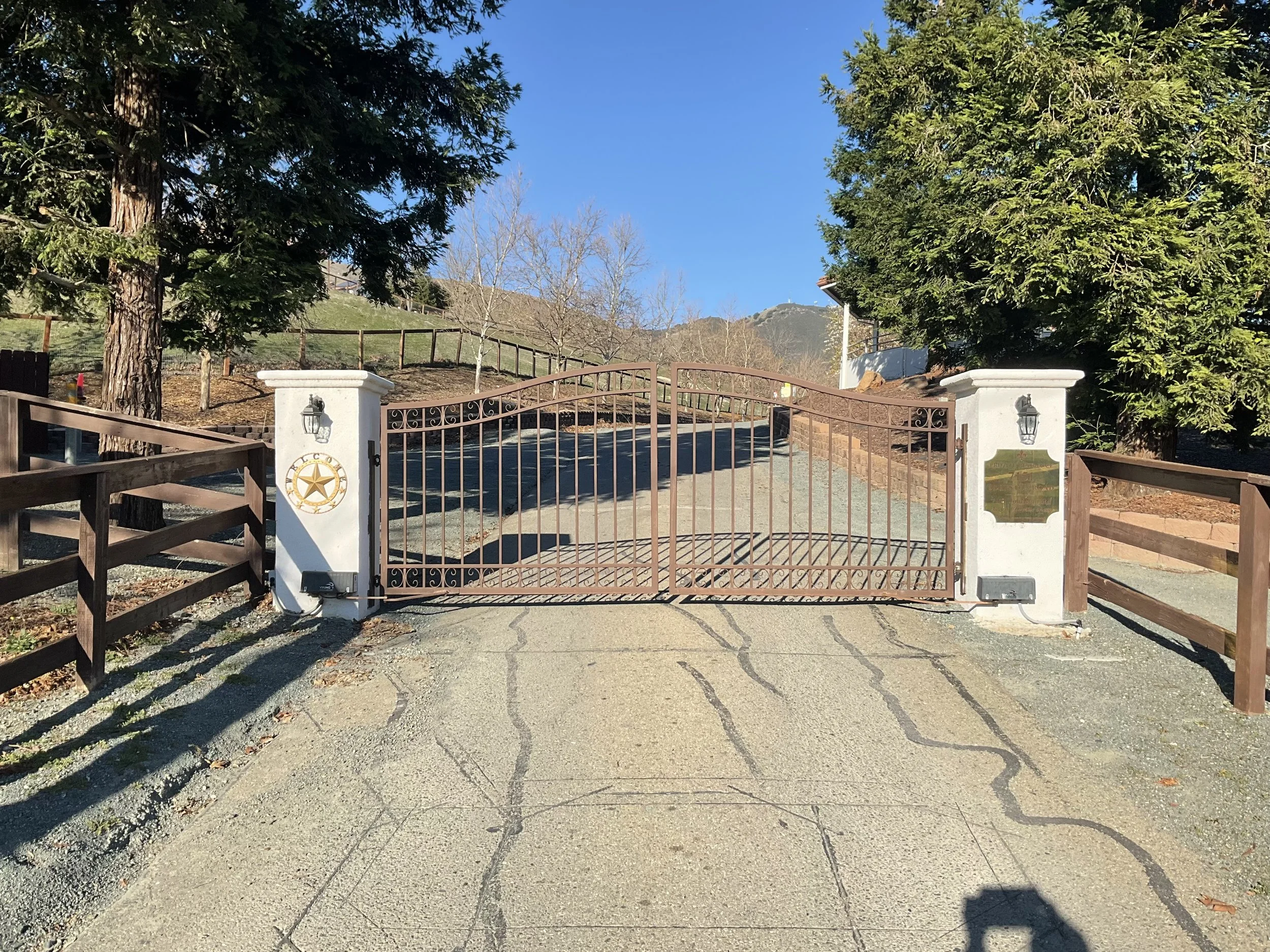 Repair gate not closing in Pleasanton, CA