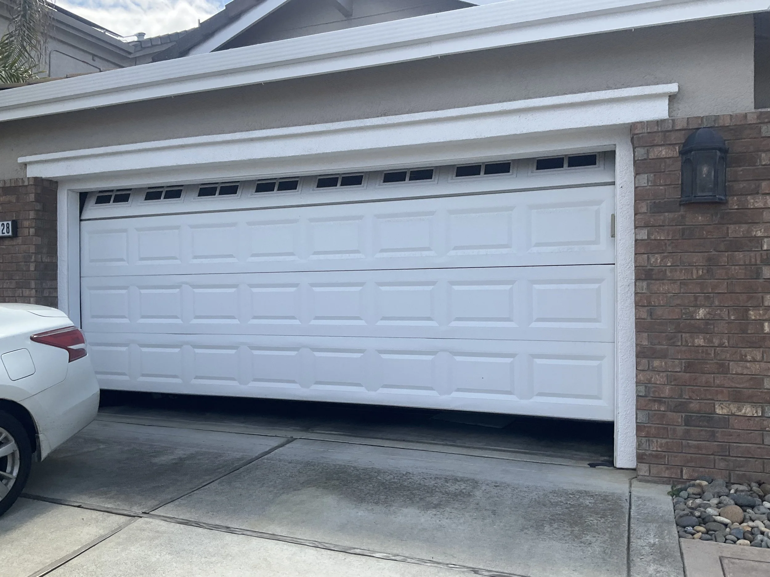R&S Erection of Concord repaired a garage door cable in Discovery Bay, CA