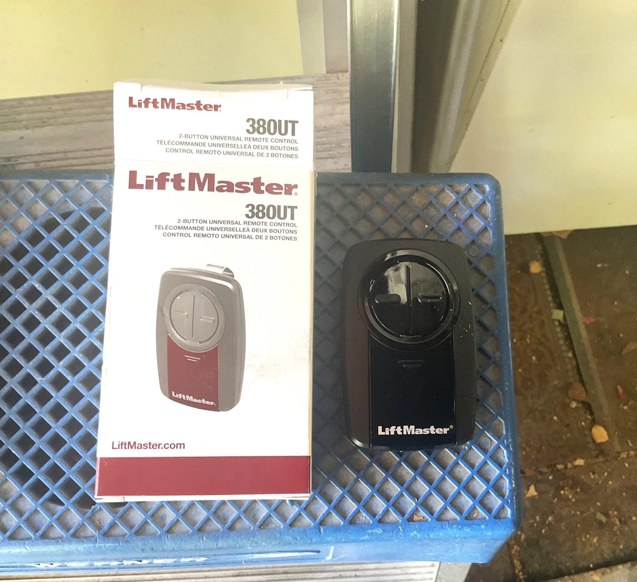 CON FI Garage Door Opener - 9424.jpg