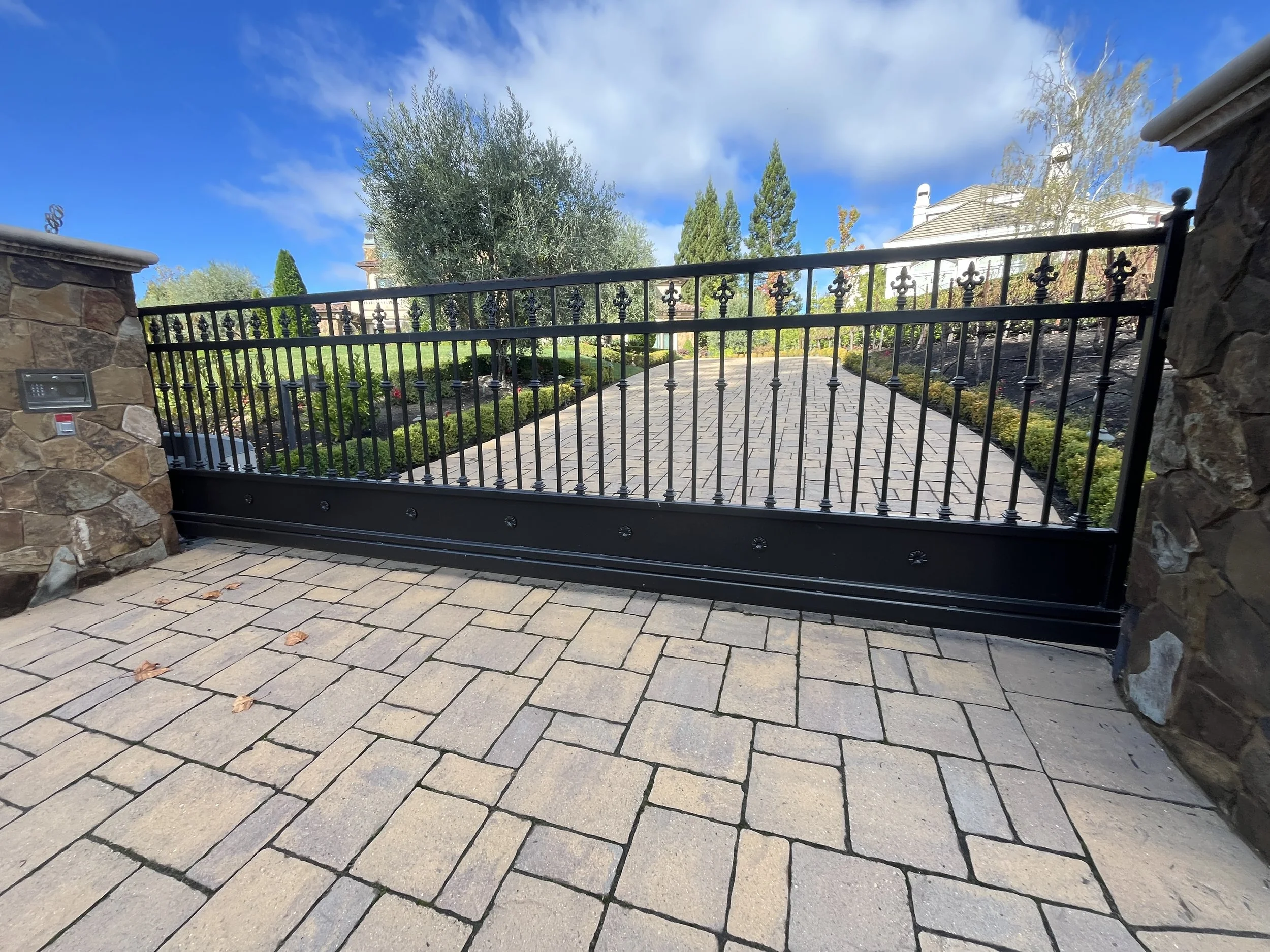 R&S Concord serviced entry gate in Blackhawk, CA