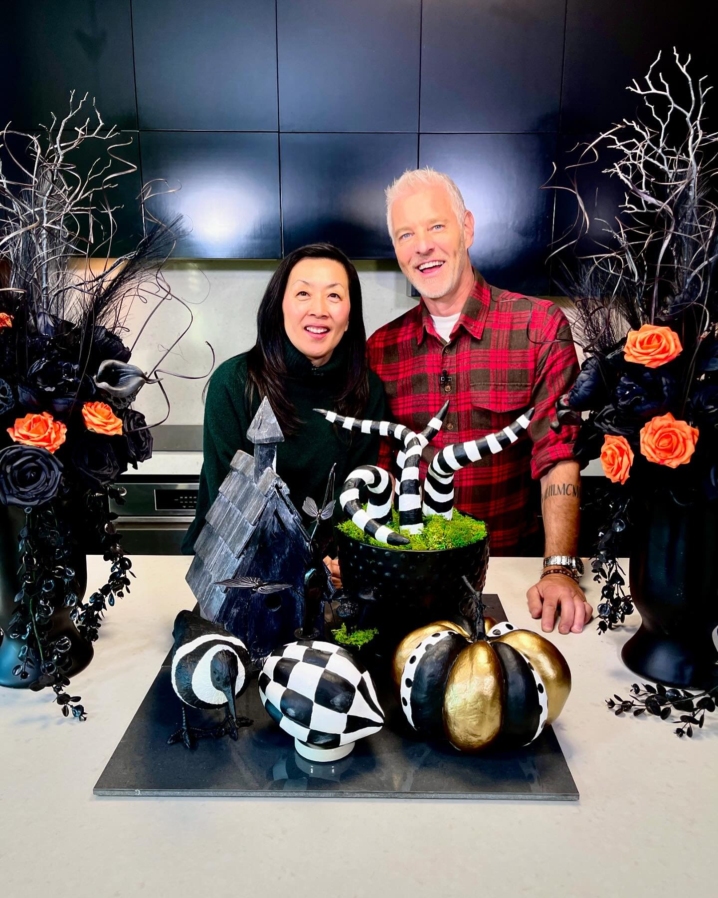 As seen on TV 🤣 thanks  Jee @jeeyuntv for another fun segment on @cp24breakfast  this morning ! Carving pumpkins aren&rsquo;t your thing .. paint them !  #livetv #tv #diy #falldecor #halloween #beetlejuice #pottedsandworm #paint