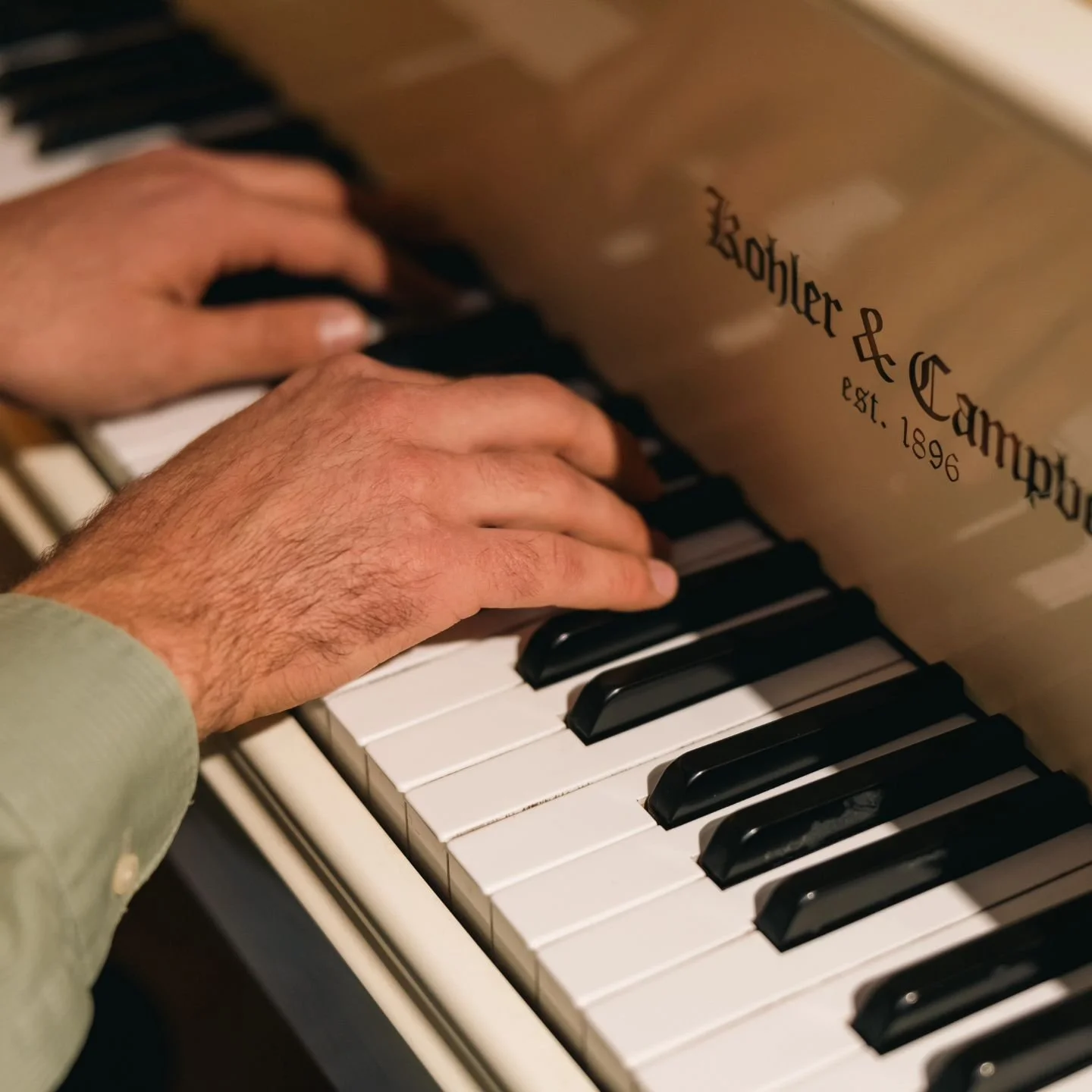 Sneak peek at some shots with 
@samhenry_music 
@audiolabboise 

#photographer 
#canon
#photographyinidaho