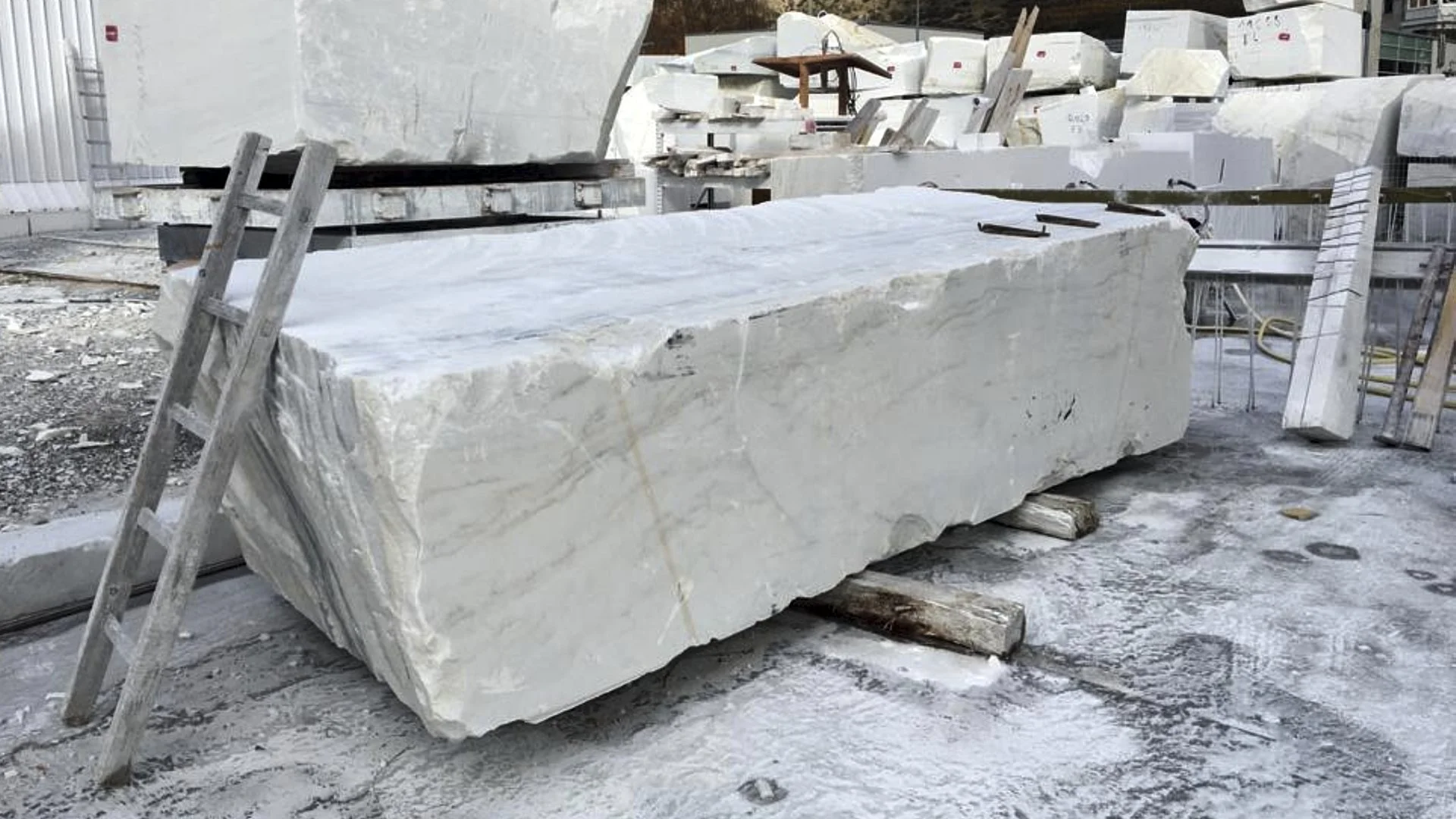KITCHEN-ISLAND-SOLID-BLOCK-1-564.jpg