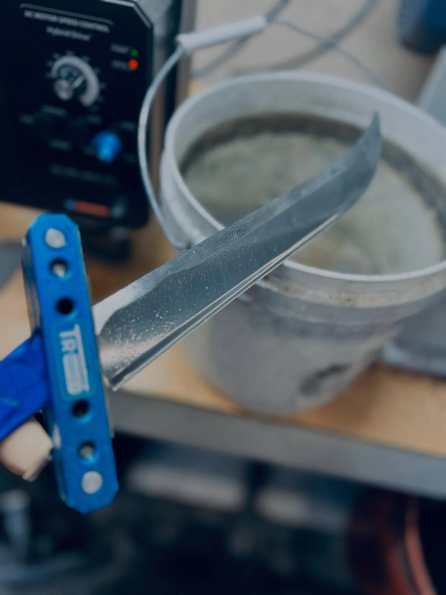 I guess I&rsquo;m grinding an 11&rdquo; cimeter. Not the easiest knife to grind that&rsquo;s for sure. 😂