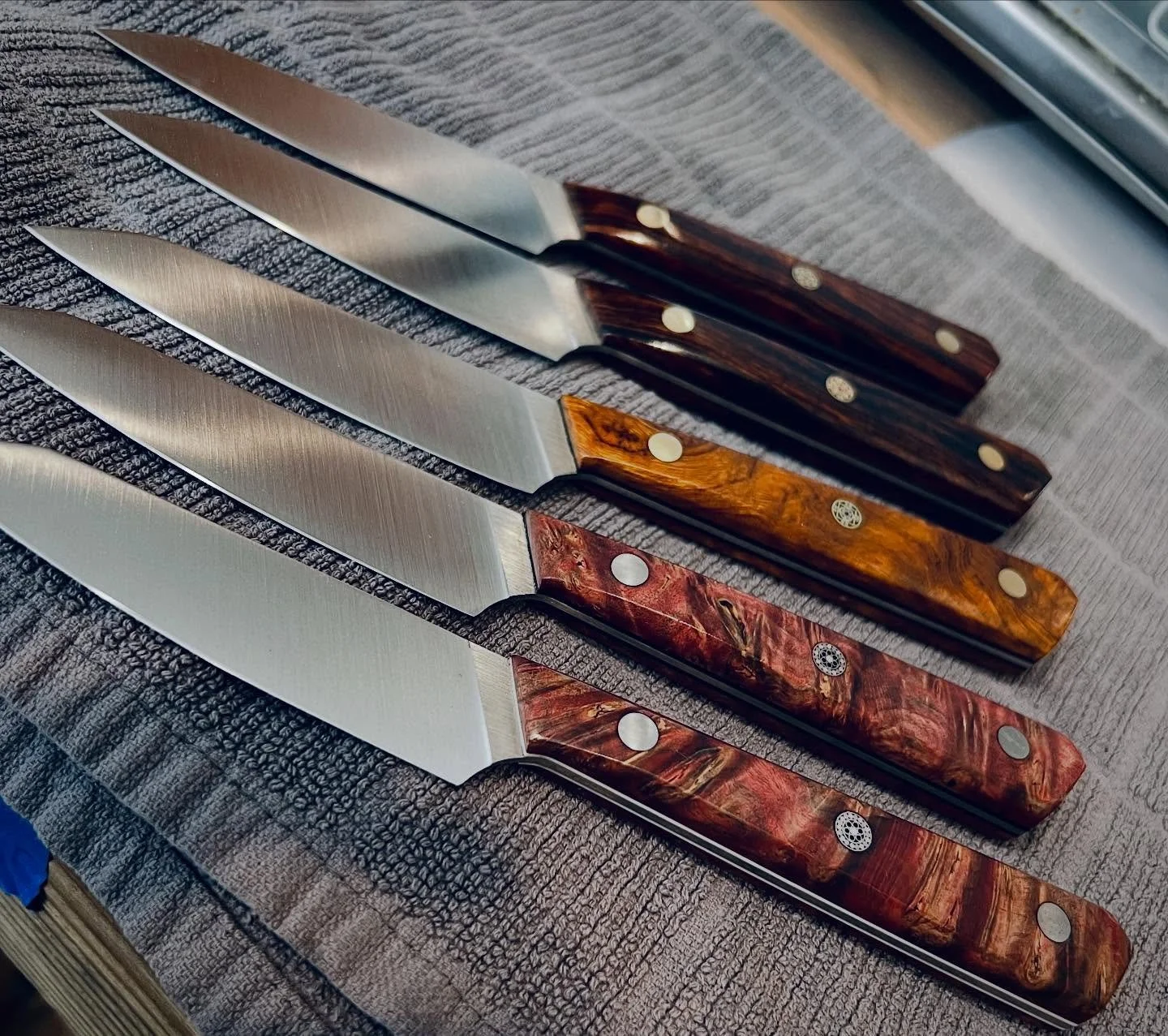 Finishing up this batch of pairing knives, just missing the logos now!