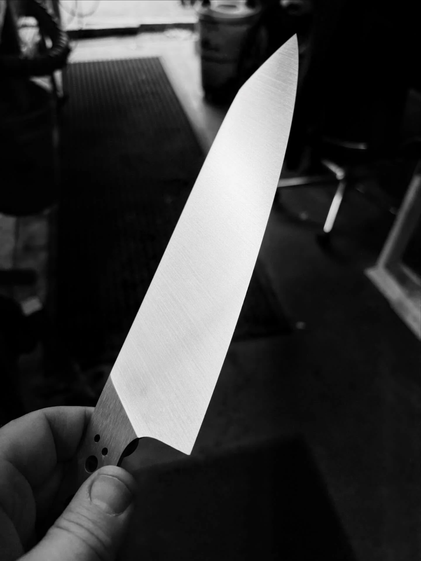 Chef knife grind lines are getting pretty clean! Could use a new set of conditioning belts. Adding the felt backed 220 really helps!