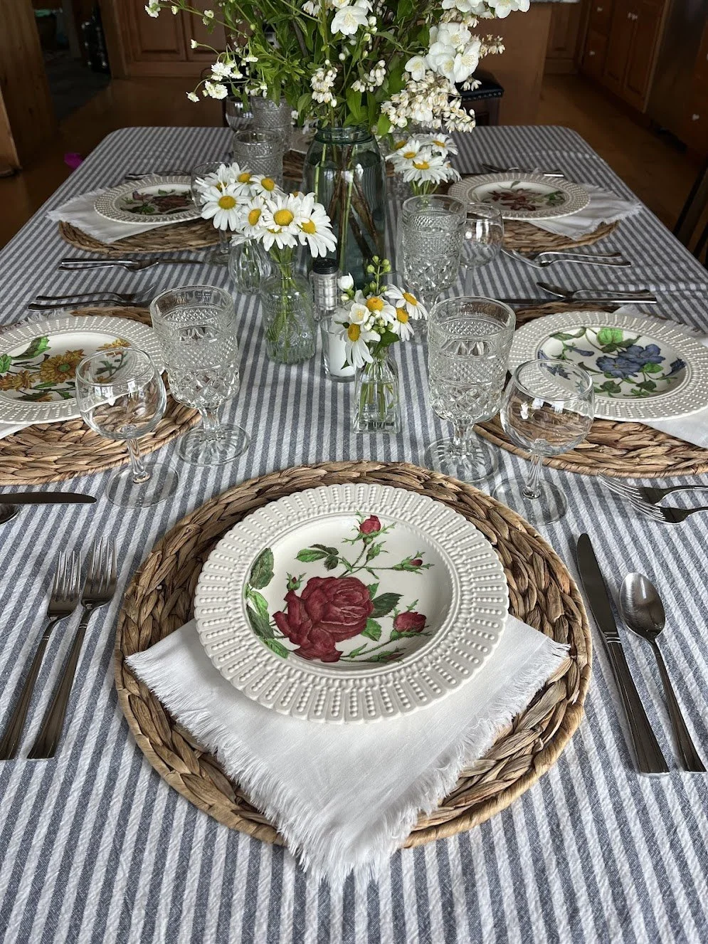 gardenparty2.jpg