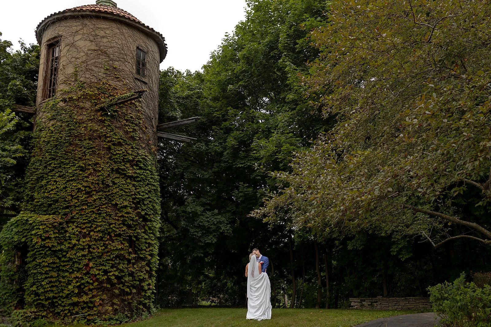 BenMadison_TheLawrence_MilwaukeeWeddings-AmpersandPhotography--115-0410.jpg