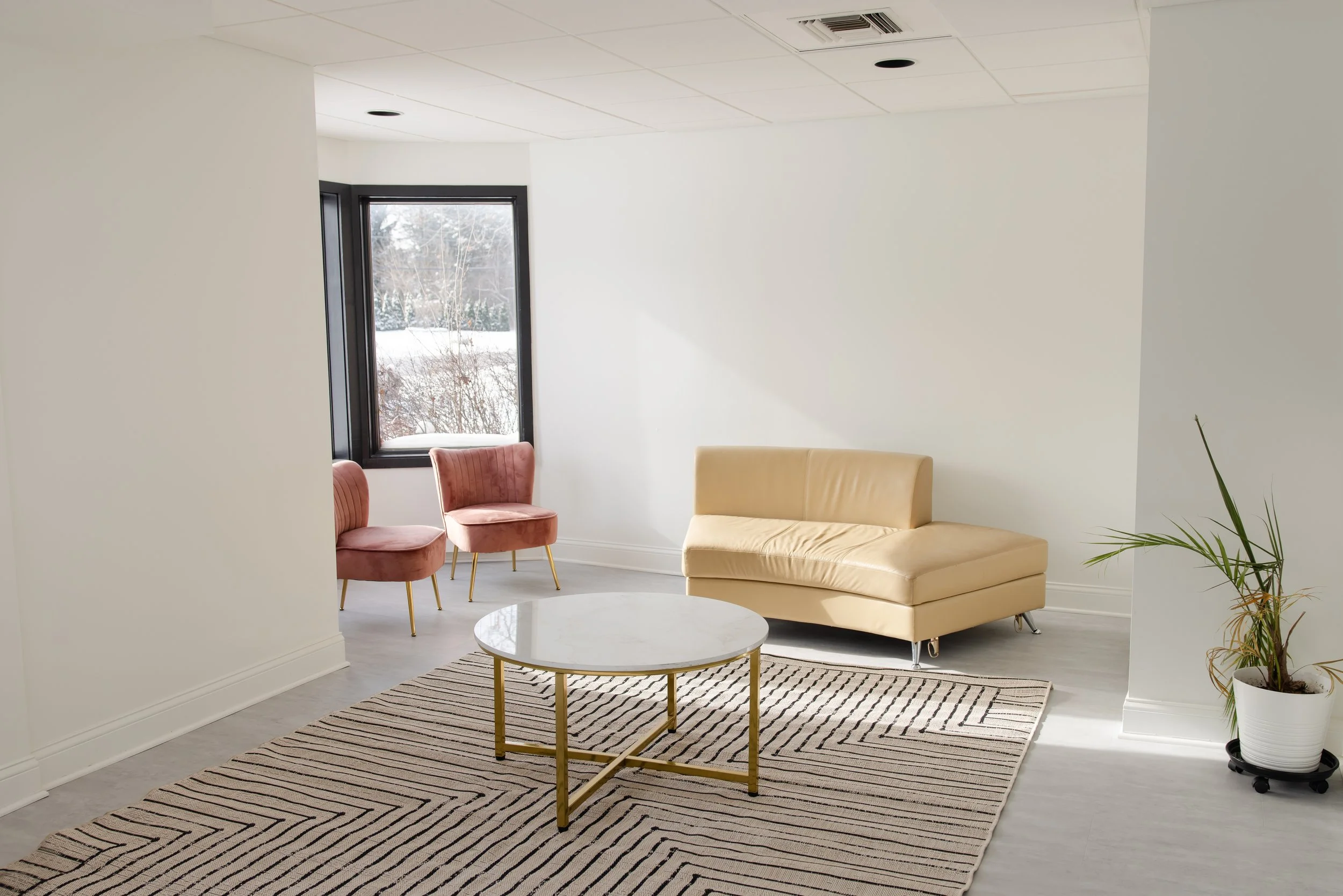 Lounge - Adjacent to cocktail bar