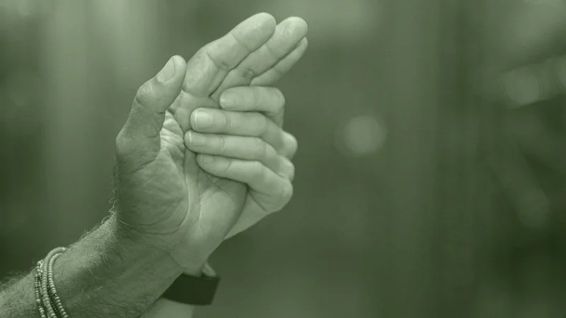 Thumbnails hand green.jpg