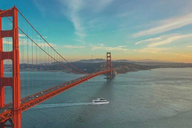 Luxury yacht under the san francisco bridge, memorable corporate events