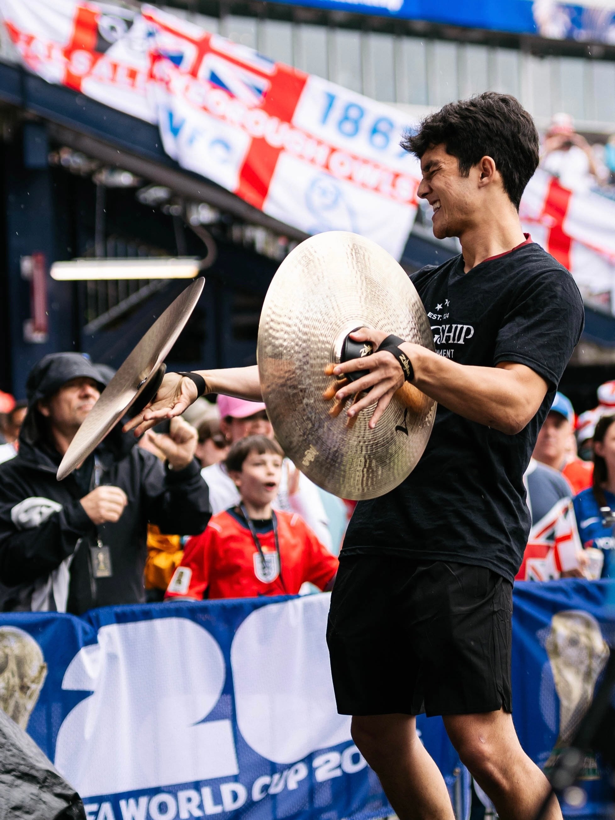 FIFA World Cup 2026 - England vs Ghana 🏴󠁧󠁢󠁥󠁮󠁧󠁿🇬🇭

Had the honor of performing pregame, the cooling break, and halftime. Can&rsquo;t wait to return for tomorrow&rsquo;s match! 

📸: @brookestelmokasphotos 

#fifaworldcup #weare26 #flagship #d