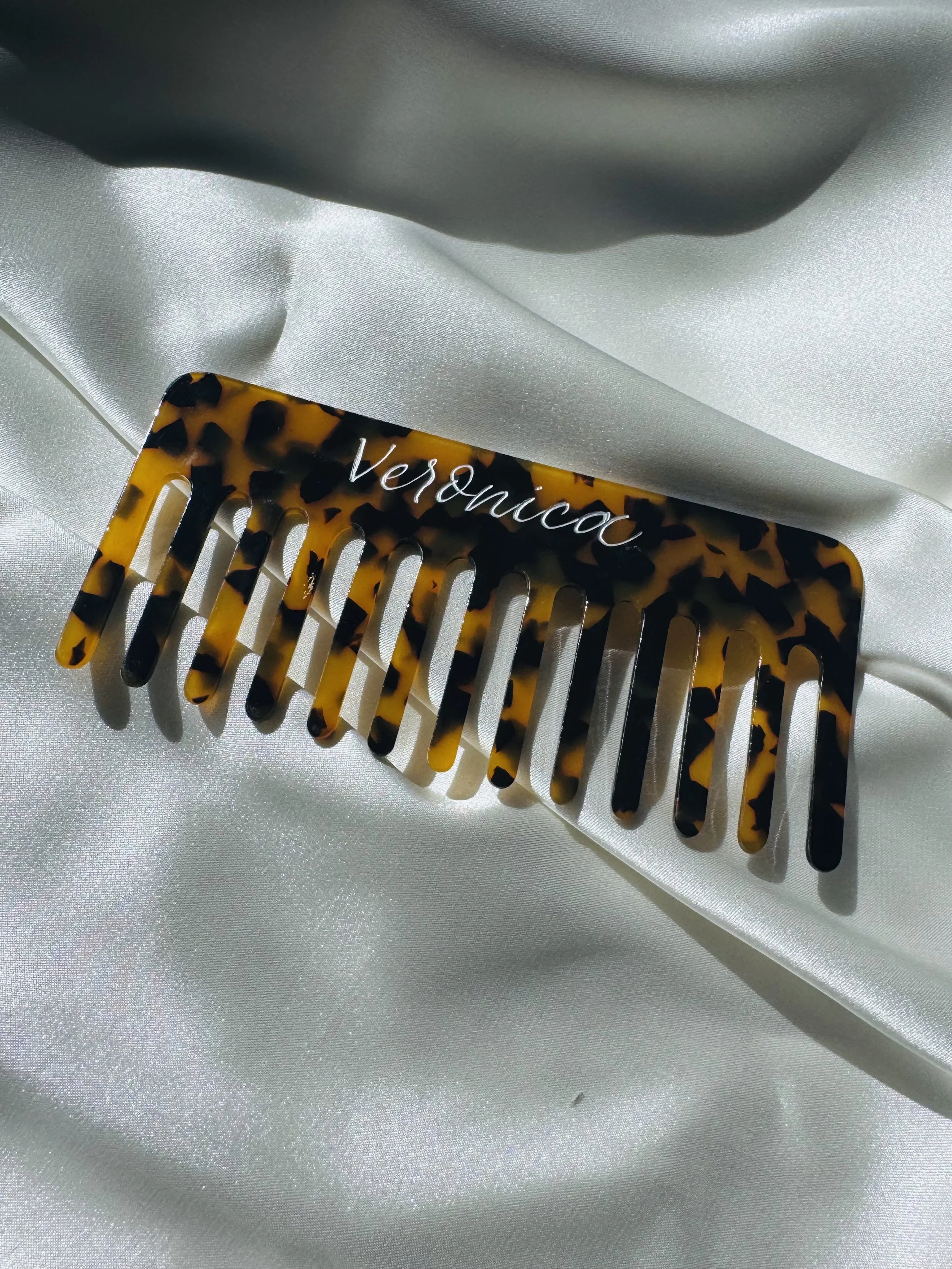 Engraved Tortoise comb