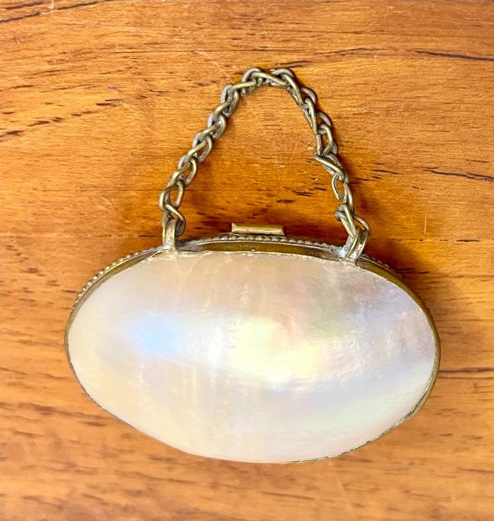 Mother+Of+Peal+Coin+Purse.jpg
