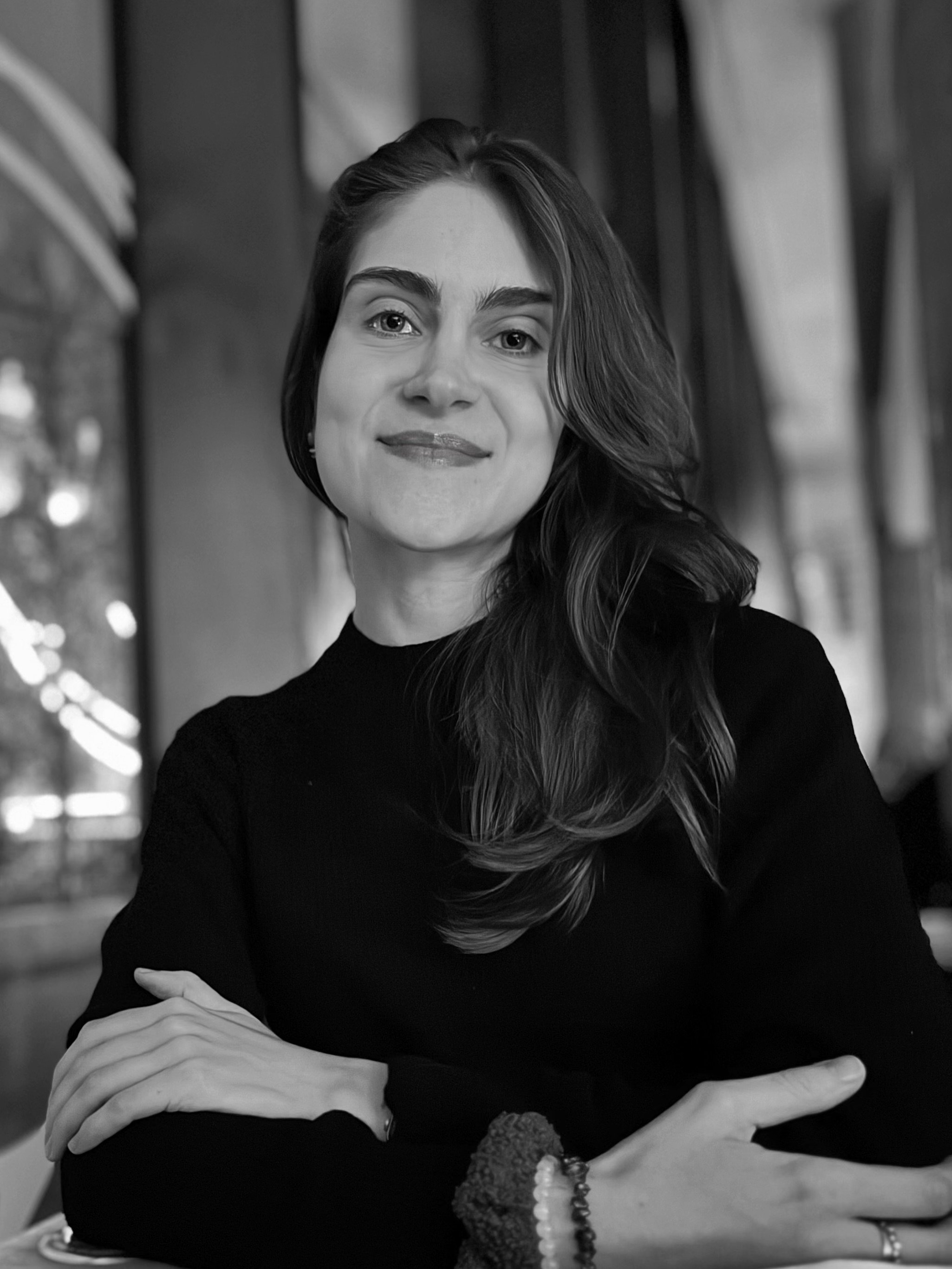 It was about time to update this profile picture and present an updated version of myself! I&rsquo;m Isabella Lion, a graphic and brand designer, lettering artist and calligrapher based in Amsterdam, Netherlands. I have been living here as an immigra