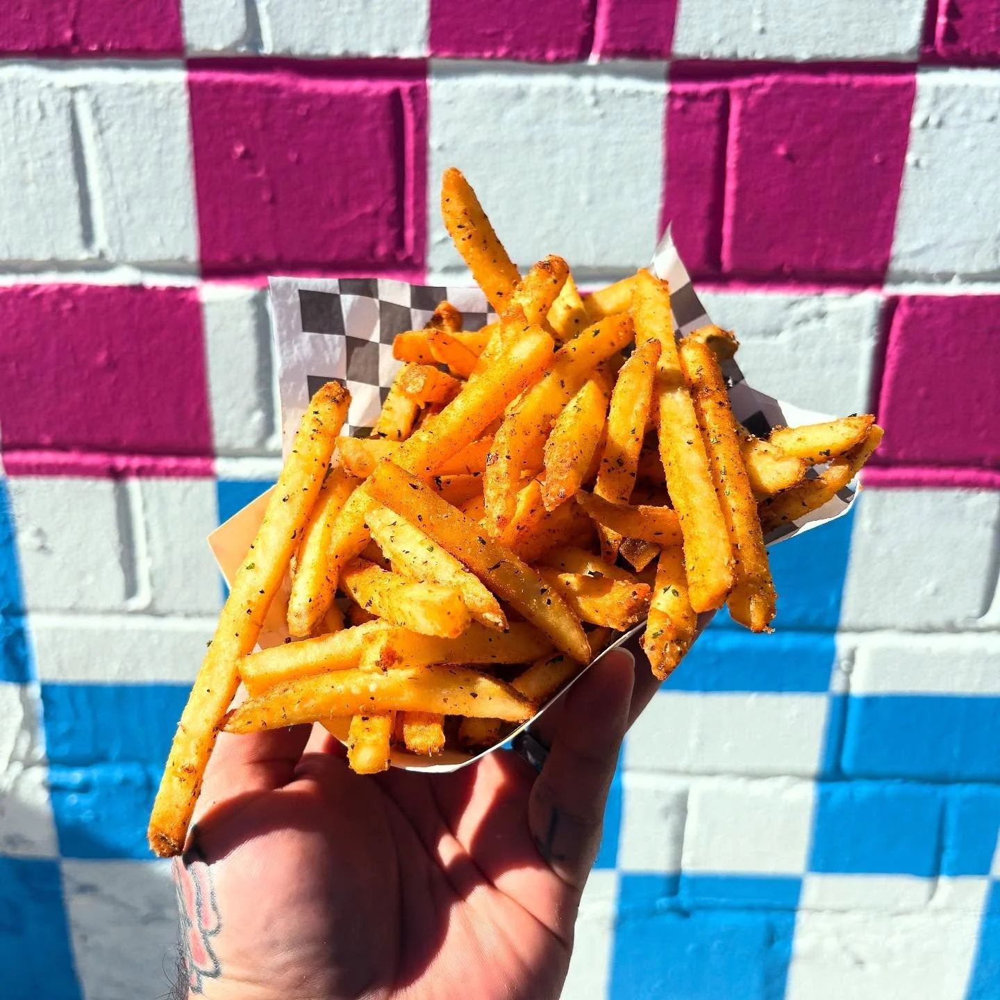 SHOUT OUT TO FRENCH FRIES! YUMMY YUMMY GOLDEN BEAUTY FRENCH FRIES.
.
.
Our seasoned fries are fried in a canola/beef tallow blend. Then seasoned up with buku herbs and spices! Tres delicious!
