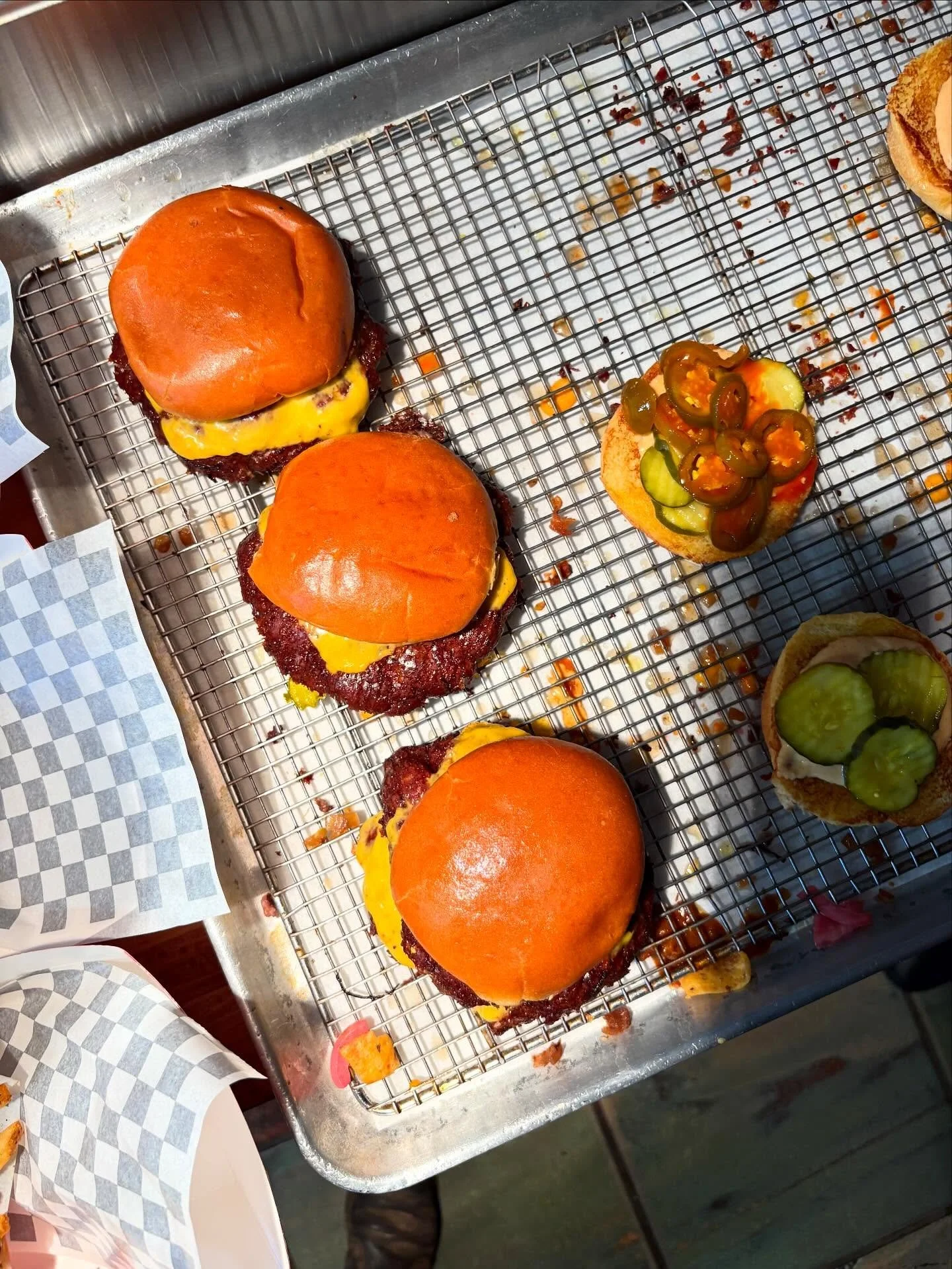 LINE EM UP LINE EM UP LINE EM UP!
BURGERS ARE ON FLEEK THIS WEEK YAHERDME?! YUP FLEEK.