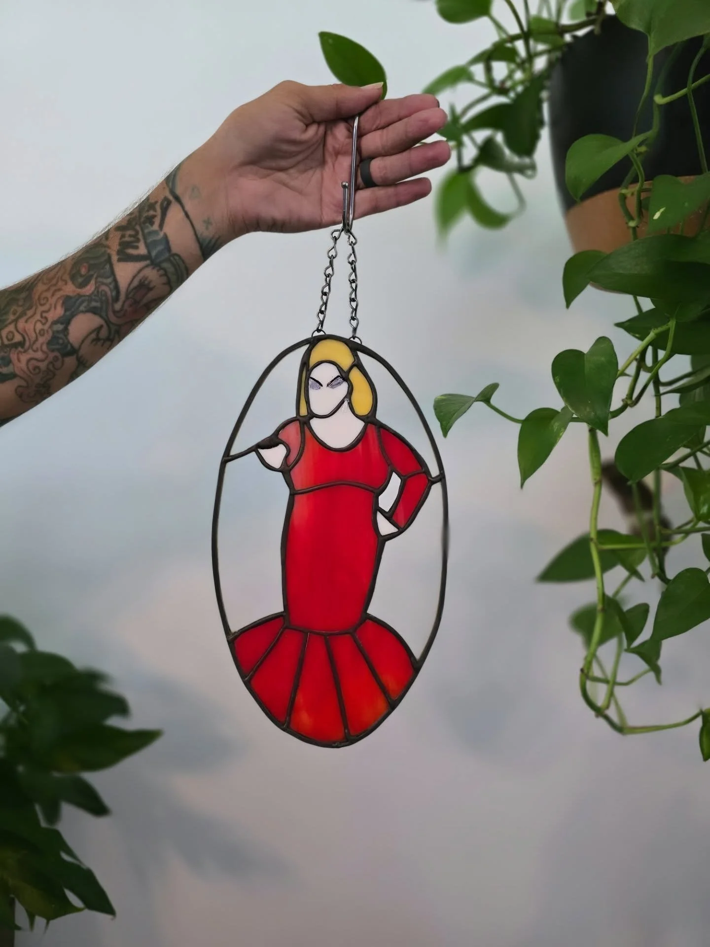 IYKYK. 🦩🦩🦩

#johnwaters #pinkflamingos #divine #glassoddities #stainedglassdesign #glasswork #unorthodoxglass #filthiestpeoplealive