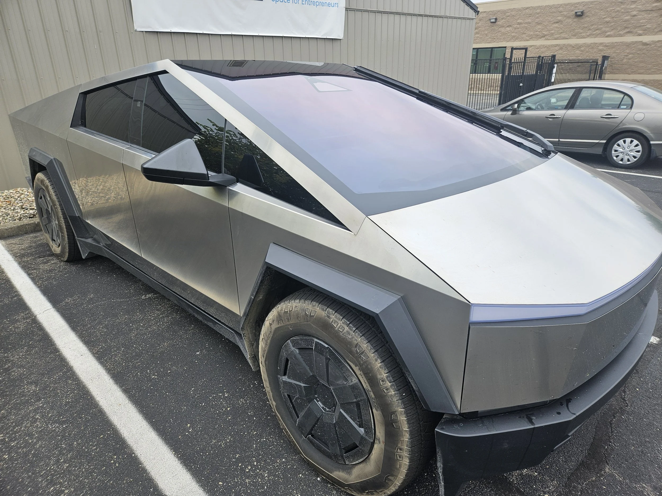 TESLA CYBERTRUCK - ULTRA CERAMIC WINDSHIELD TINT