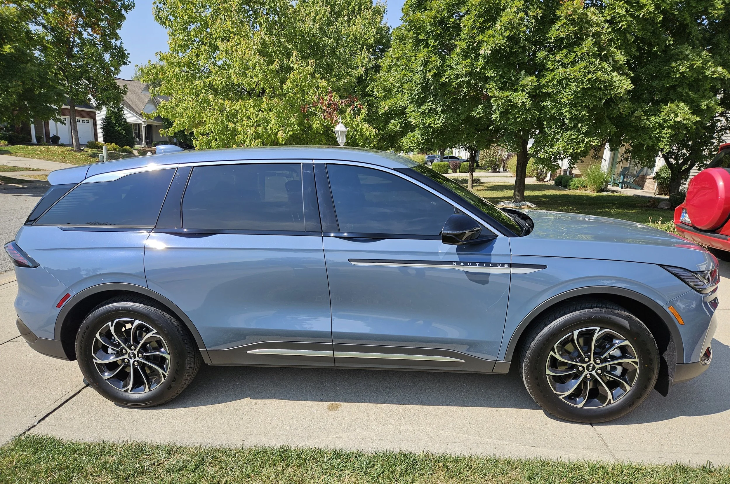 GREEN LINCOLN NAUTILUS - CERAMIC TINT, FULL WINDSHIELD TINT