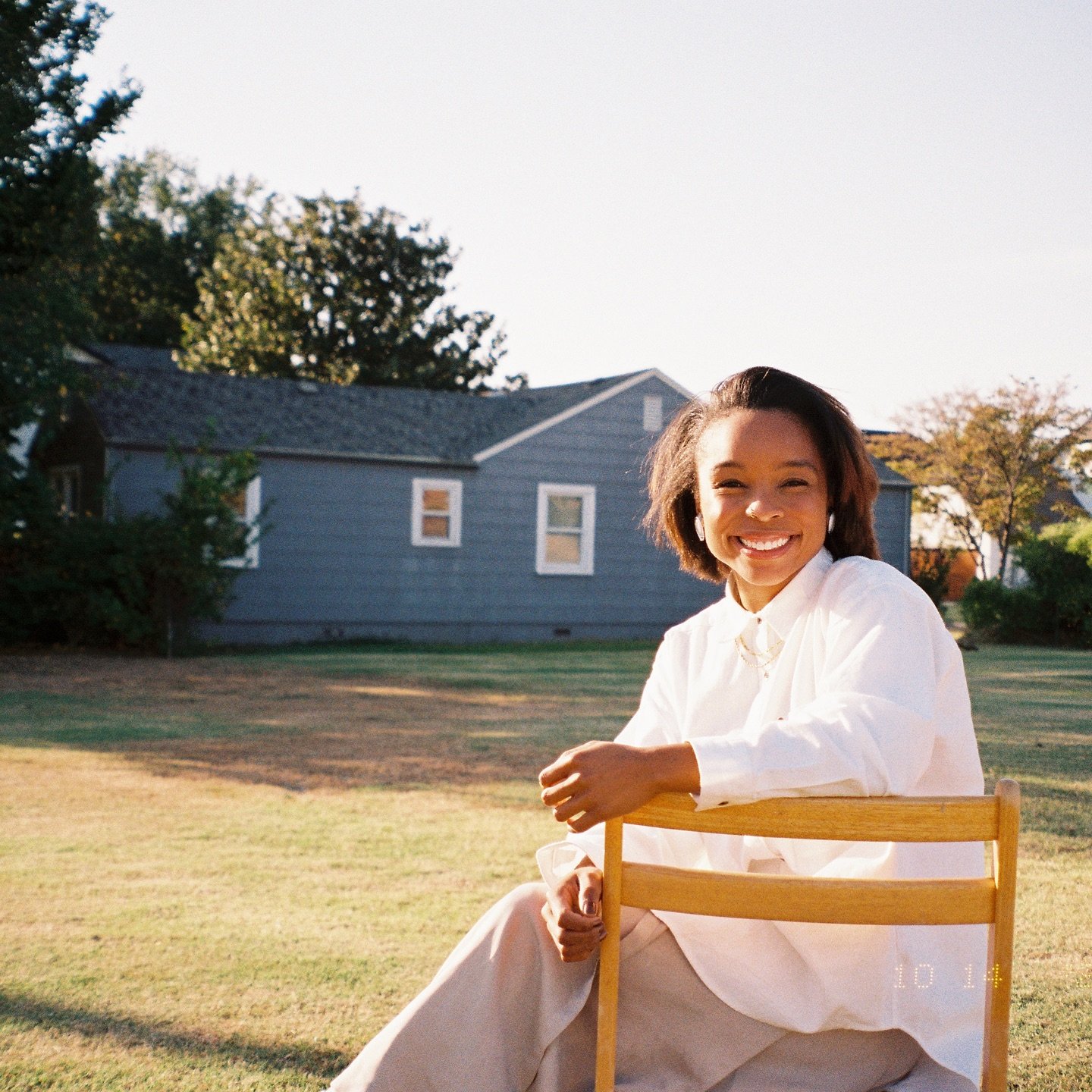 I&rsquo;m a mf writer! 🤸🏾&zwj;♀️

Turn to your neighbor and say, &ldquo;I got my groove back!&rdquo; 

I&rsquo;ve hosted my dreams this year. Set out the chairs, nice napkins and good glasses for the occasion. Through writing I&rsquo;ve communed wi