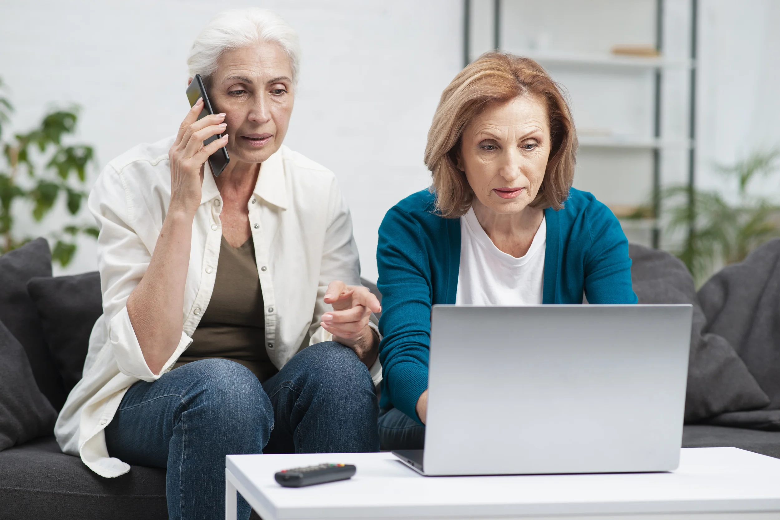 When Should an Older Person Contact Centrelink